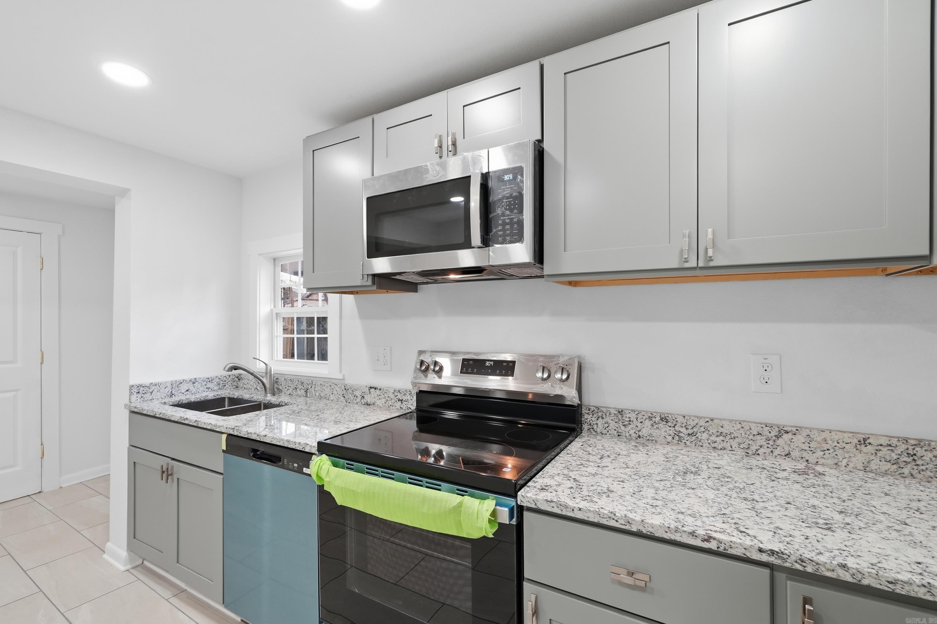 KAHN & HOLDERS ADDN - Residential