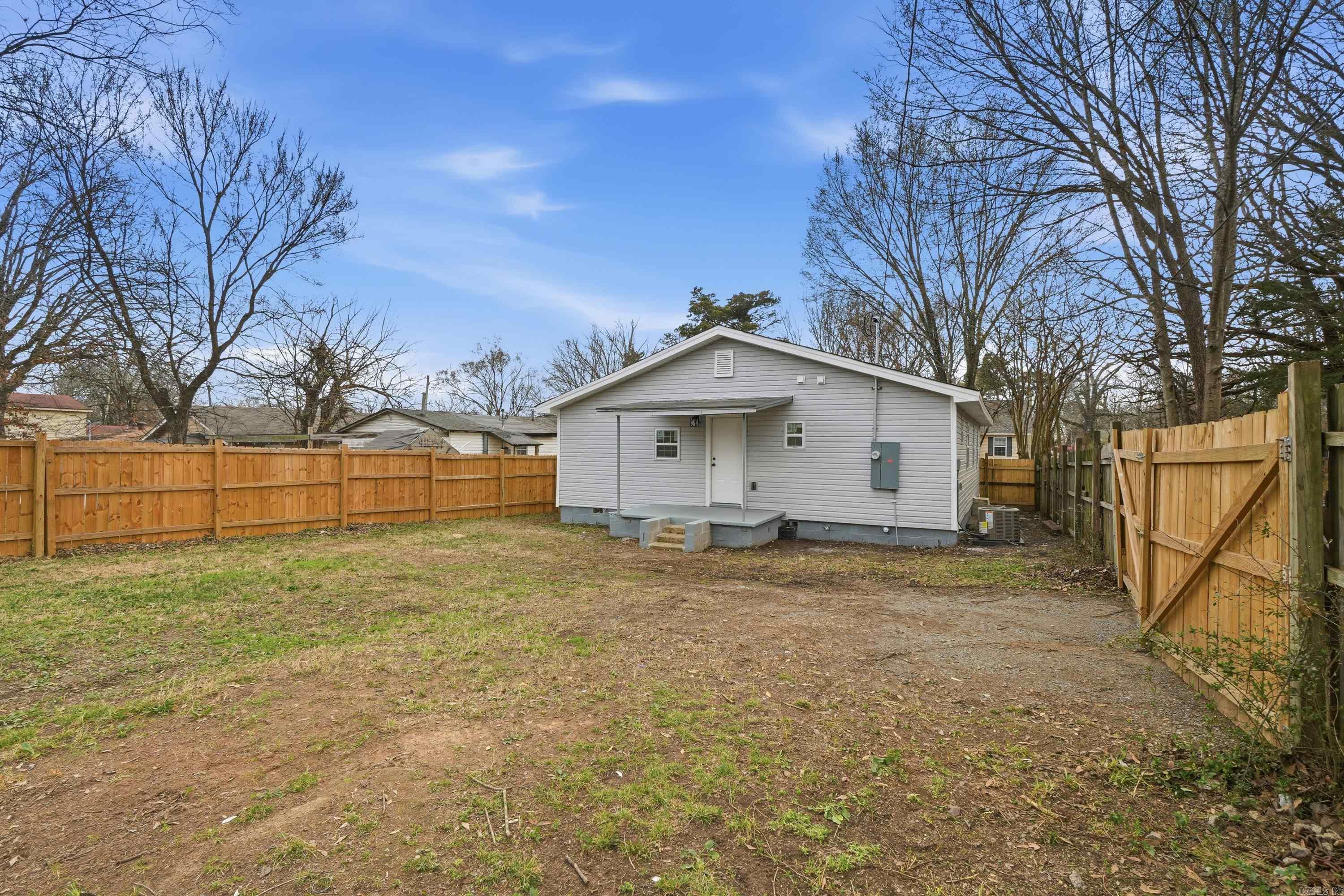 KAHN & HOLDERS ADDN - Residential