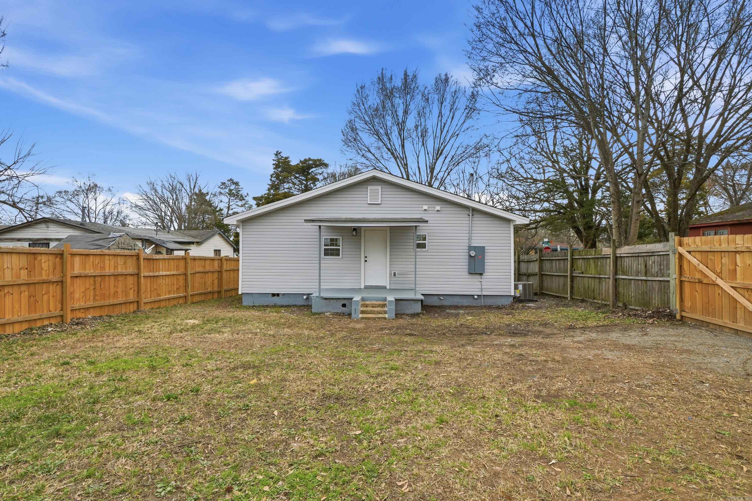 KAHN & HOLDERS ADDN - Residential