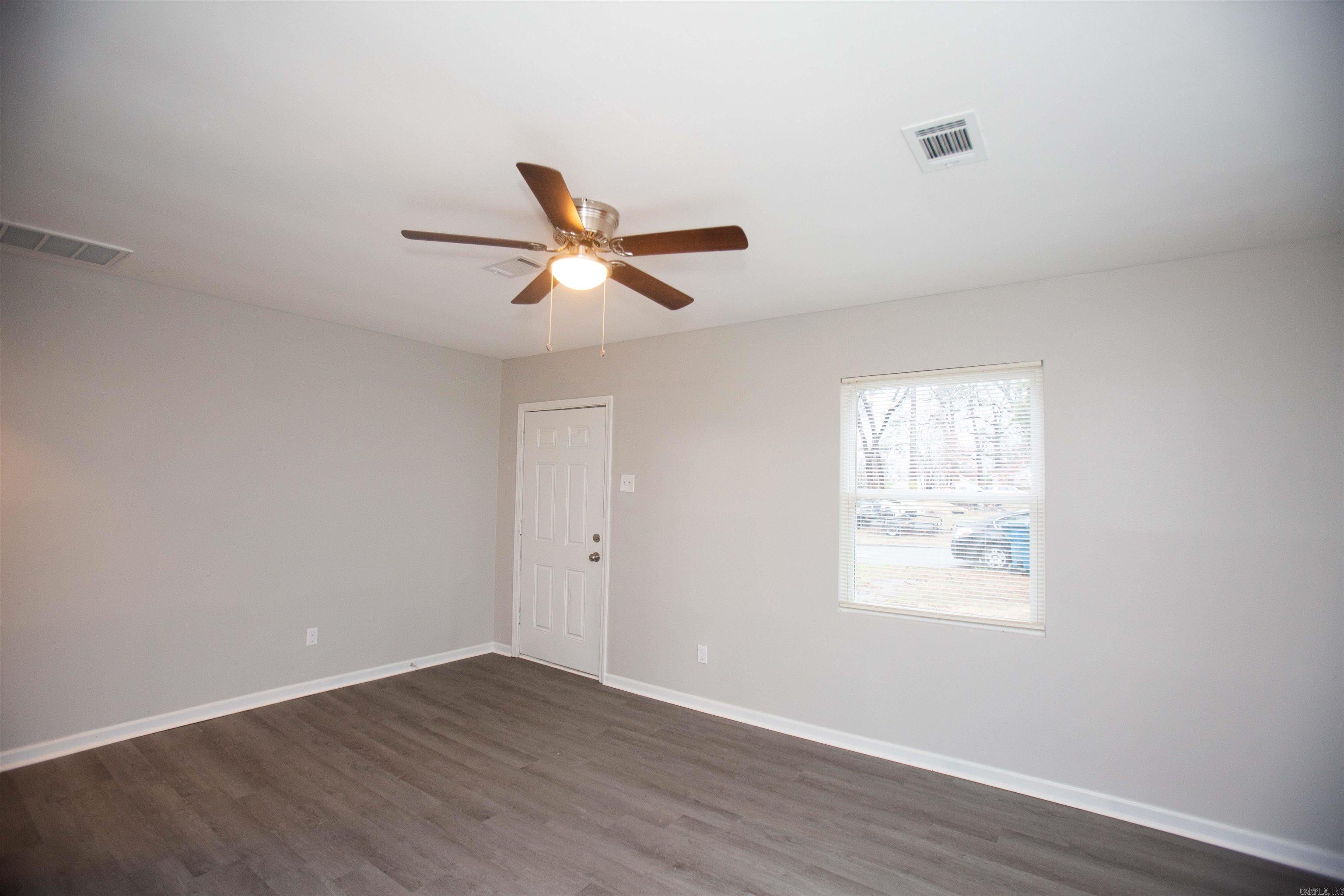 KINSWORTHY & HENDERSON - Residential