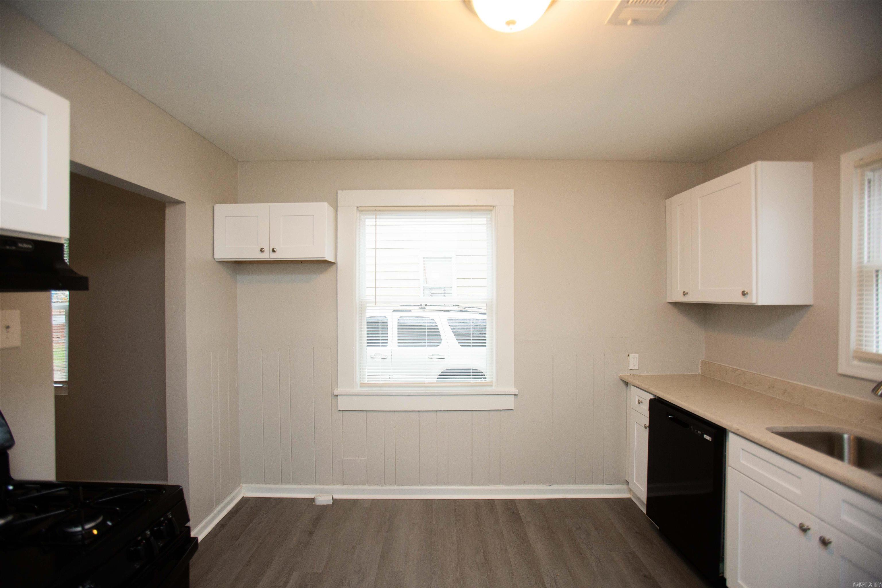 KINSWORTHY & HENDERSON - Residential