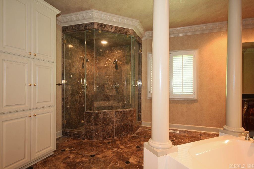 CHENAL DOWNS - Residential