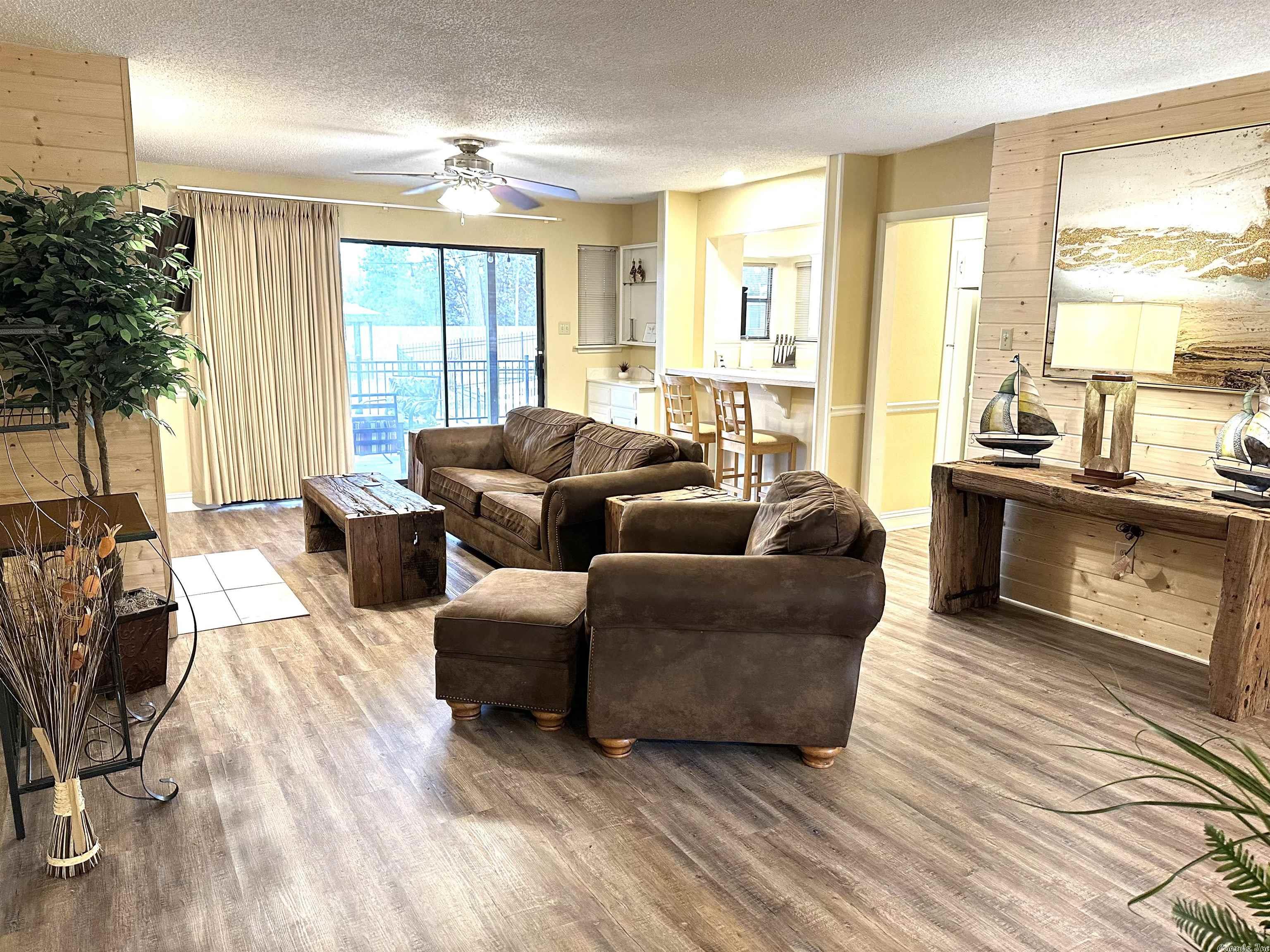 EMERALD ISLE HPR - Residential Lease