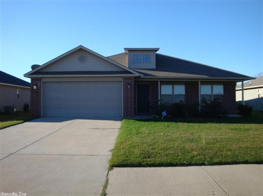 Awesome for the first time home buyer.  This great find is like brand new and comes equipped with a stainless refrigerator and washer and dryer.  Create lots of memories in your new 3BR 2 Ba home close to the interstate, airport, lakes for fishing and golf course. This wonderful homes also qualifies for 100% financing.  Call today for your personal tour.