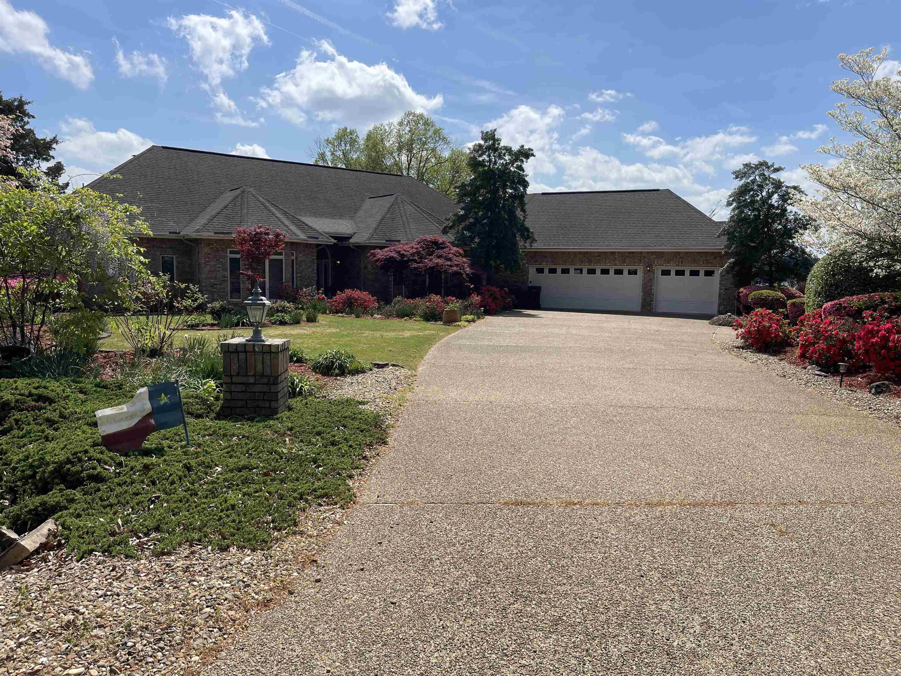 ADORACION - Residential