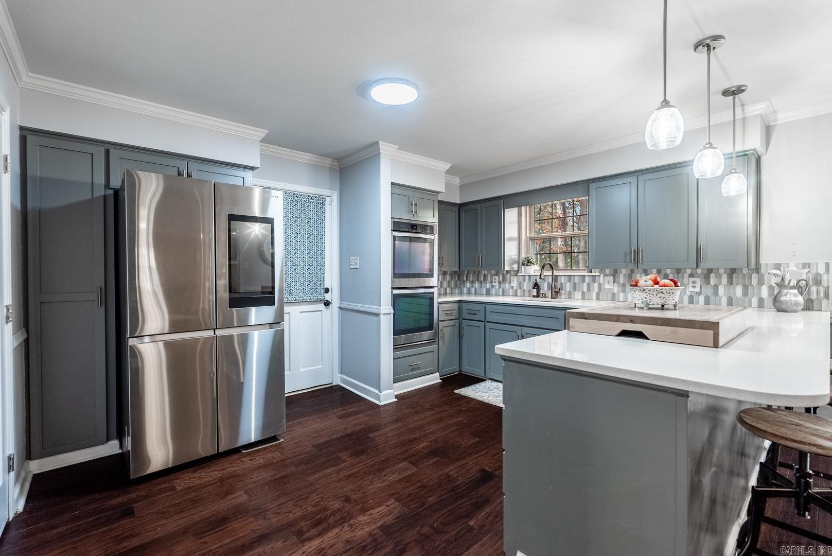 PEBBLE BEACH PARK - Residential