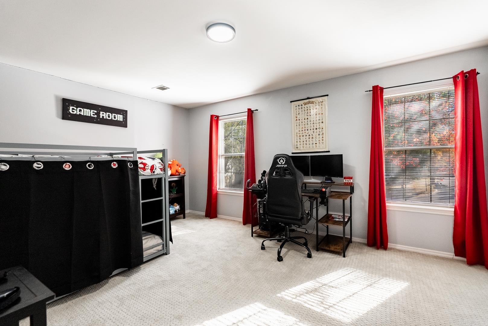 PEBBLE BEACH PARK - Residential