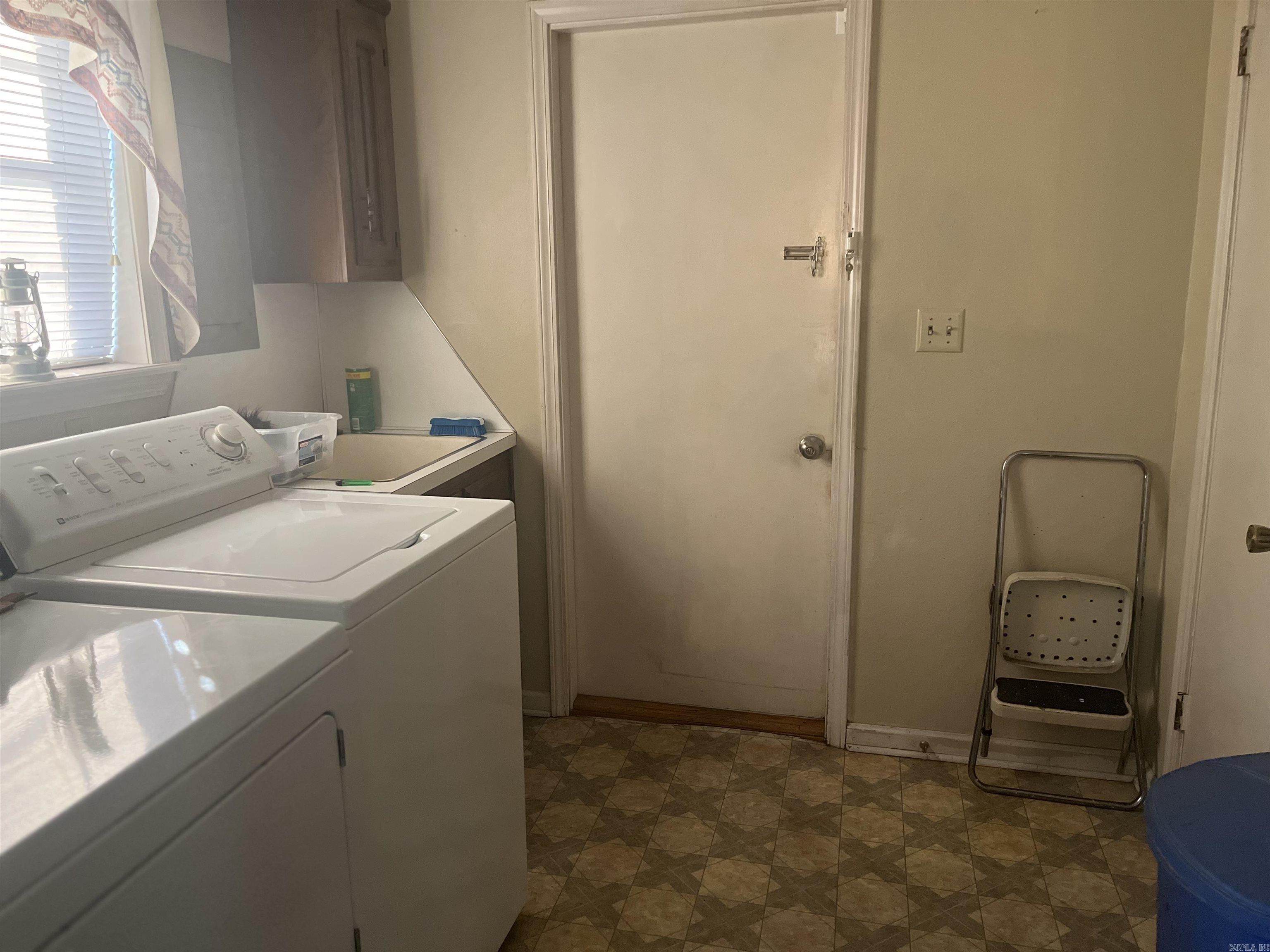 PINE HILLS PARK ADDN - Residential