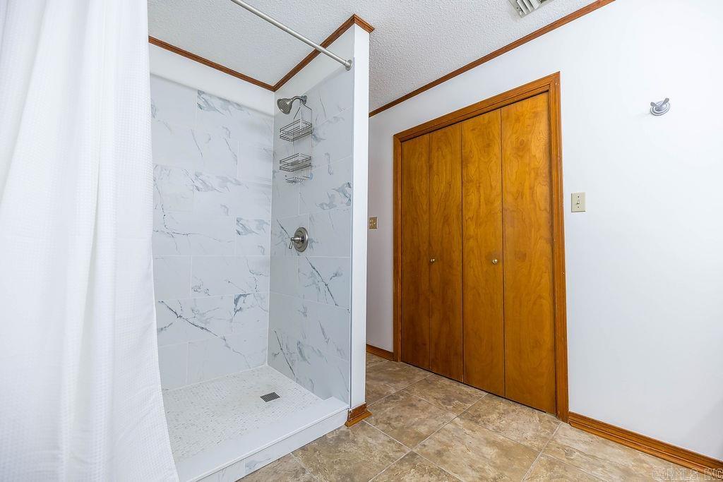 THOMPSON HEIGHTS 5TH - Residential