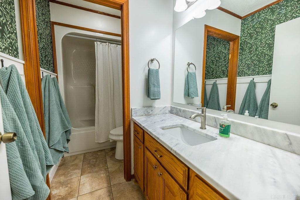 THOMPSON HEIGHTS 5TH - Residential