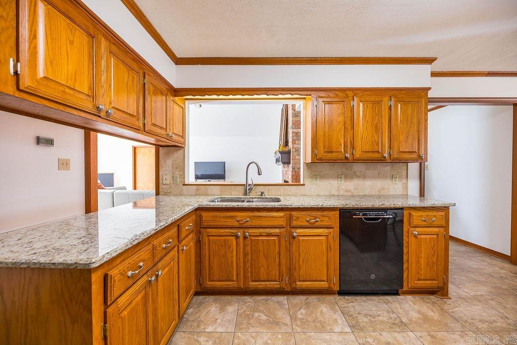 THOMPSON HEIGHTS 5TH - Residential