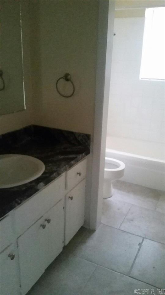 Twin Lakes Estates - Residential Lease