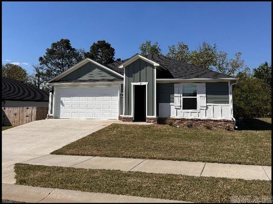 *ALEXANDER* BEAUTIFUL HOME IN KENSINGTON PLACE SUBDIVISION!! This 4 Bedroom And 2 Bath Home Features Almost 1850 Sqft! Refrigerator, Stove, And Dishwasher Provided In Kitchen With Eat-In Dining Area! Large, Open Floor Plan With Carpet And Luxury Vinyl Planking Throughout! Washer And Dryer Provided For Added Convenience! 2 Car Garage For Parking! PET FRIENDLY!! AVAILABLE NOW!!!