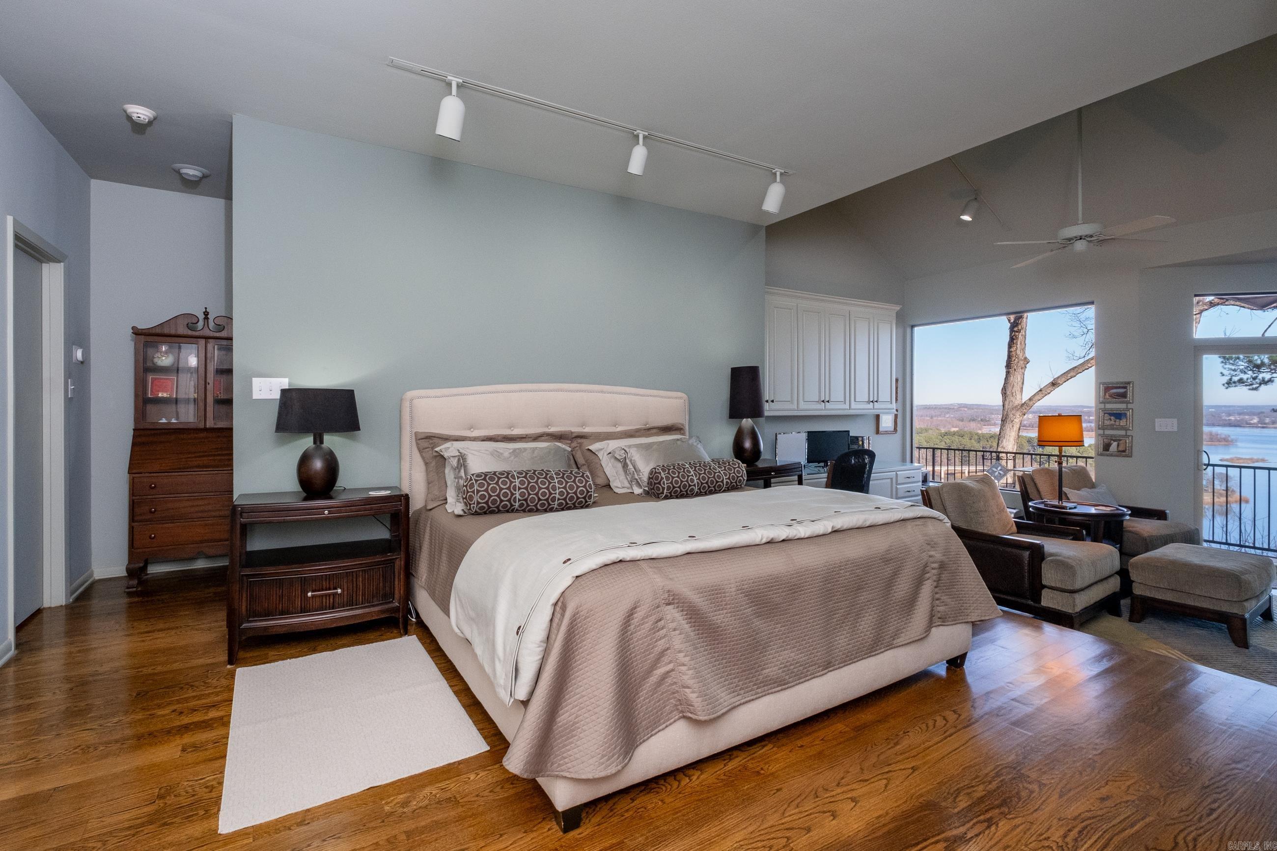 RIVER RIDGE POINTE - Residential