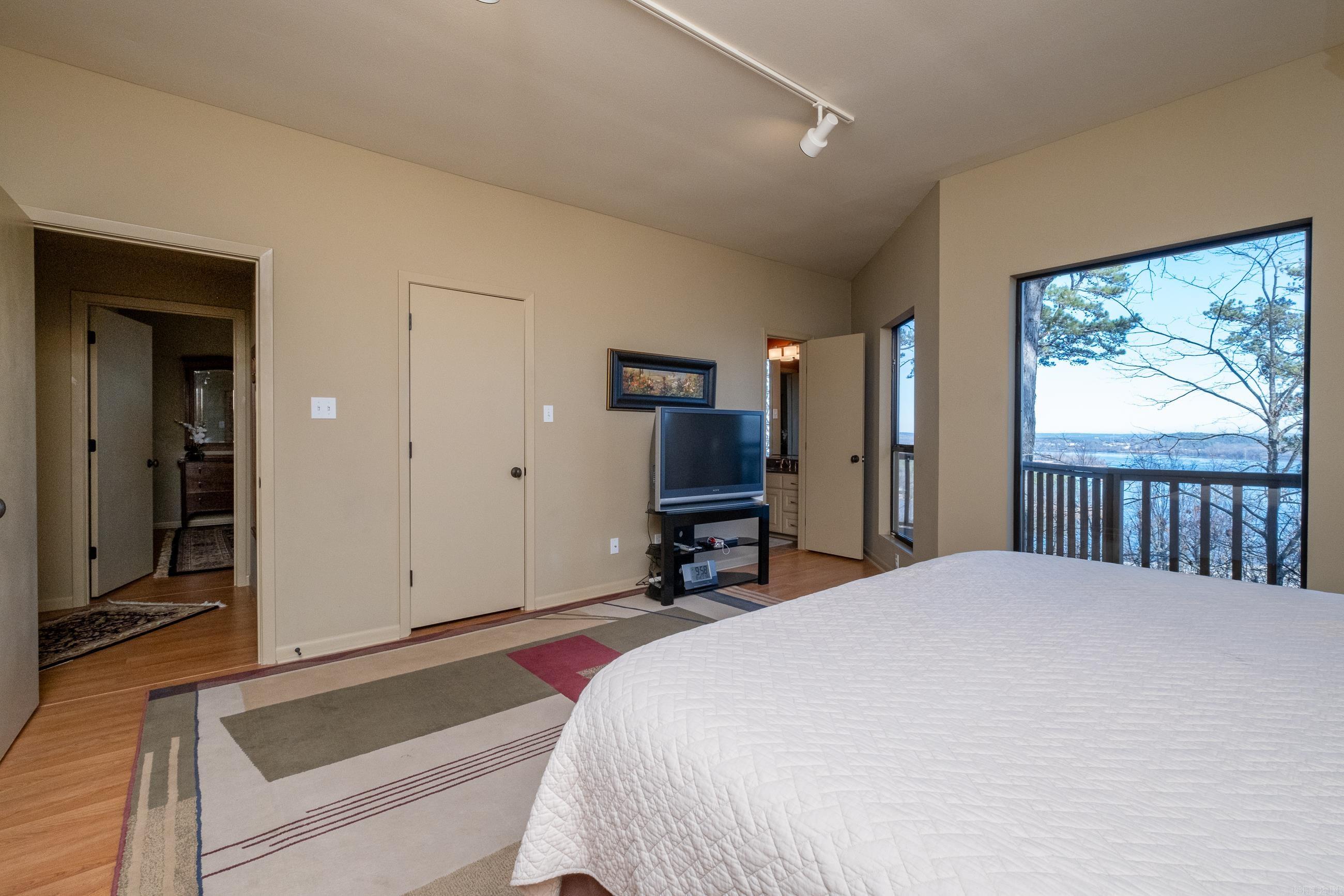 RIVER RIDGE POINTE - Residential