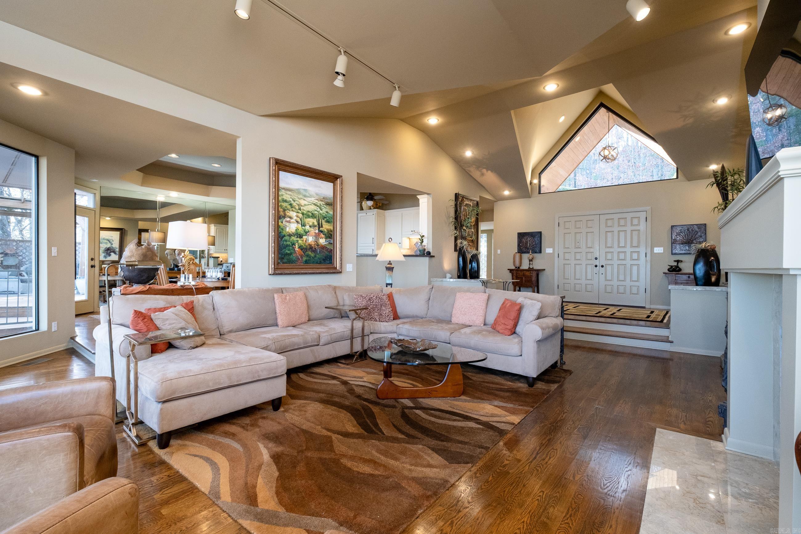 RIVER RIDGE POINTE - Residential