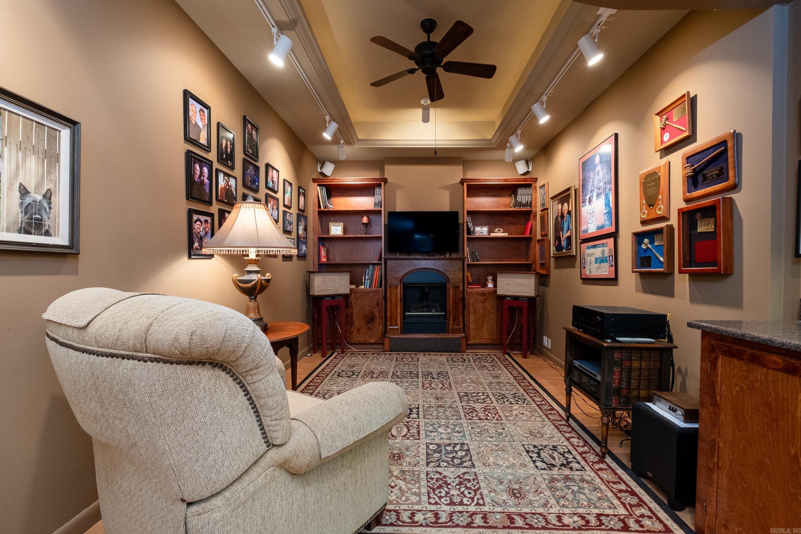 RIVER RIDGE POINTE - Residential