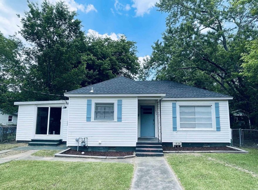 Great starter home or wonderful investment property