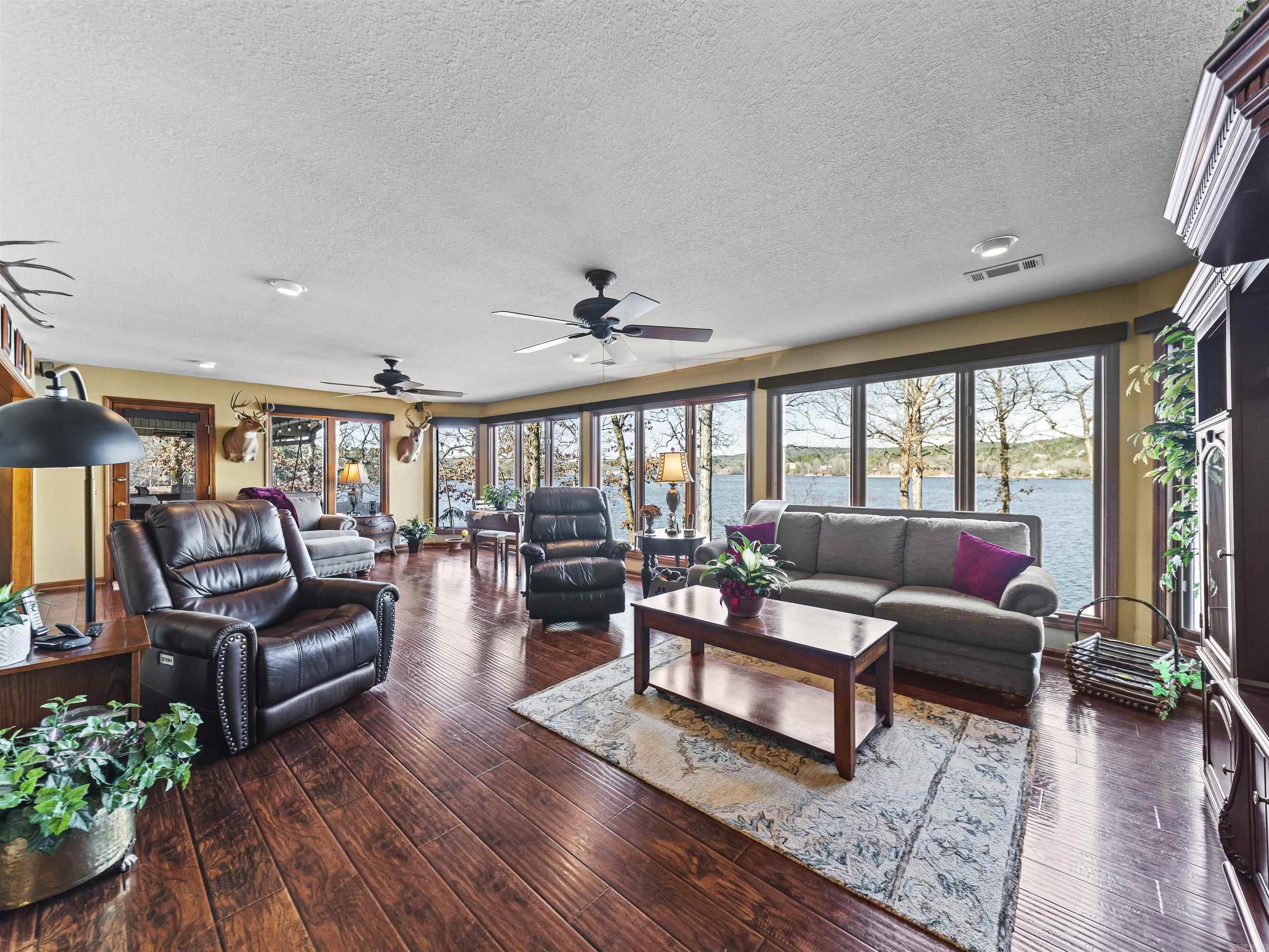 ALEGRIA - Residential