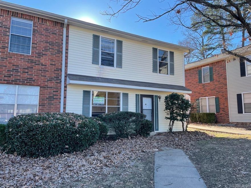 Condo in Maumelle within walking distance of Maumelle Charter School and Maumelle City Pool.  Two bedrooms and each have private vanity.  Has a downstairs powder room.  Has a small fenced backyard with outdoor storage.    *Fridge and blinds were added after pictures were taken