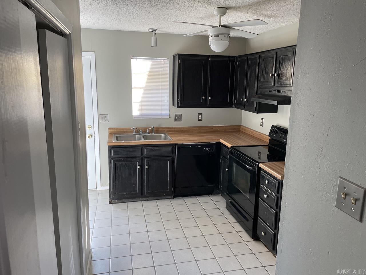 Oak Crest Manor Townhomes - Residential Lease