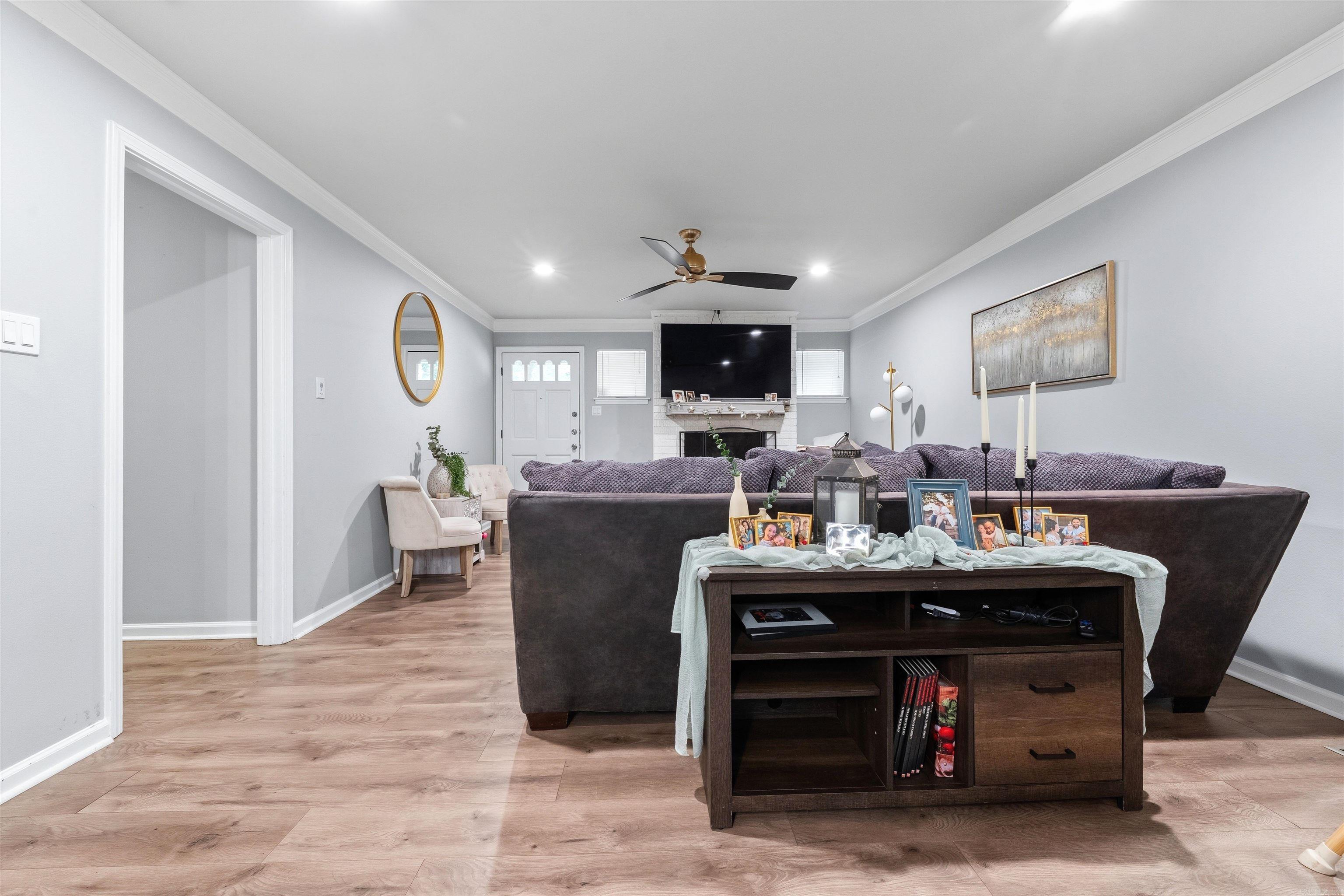 COUNTRY CLUB PARK - Residential