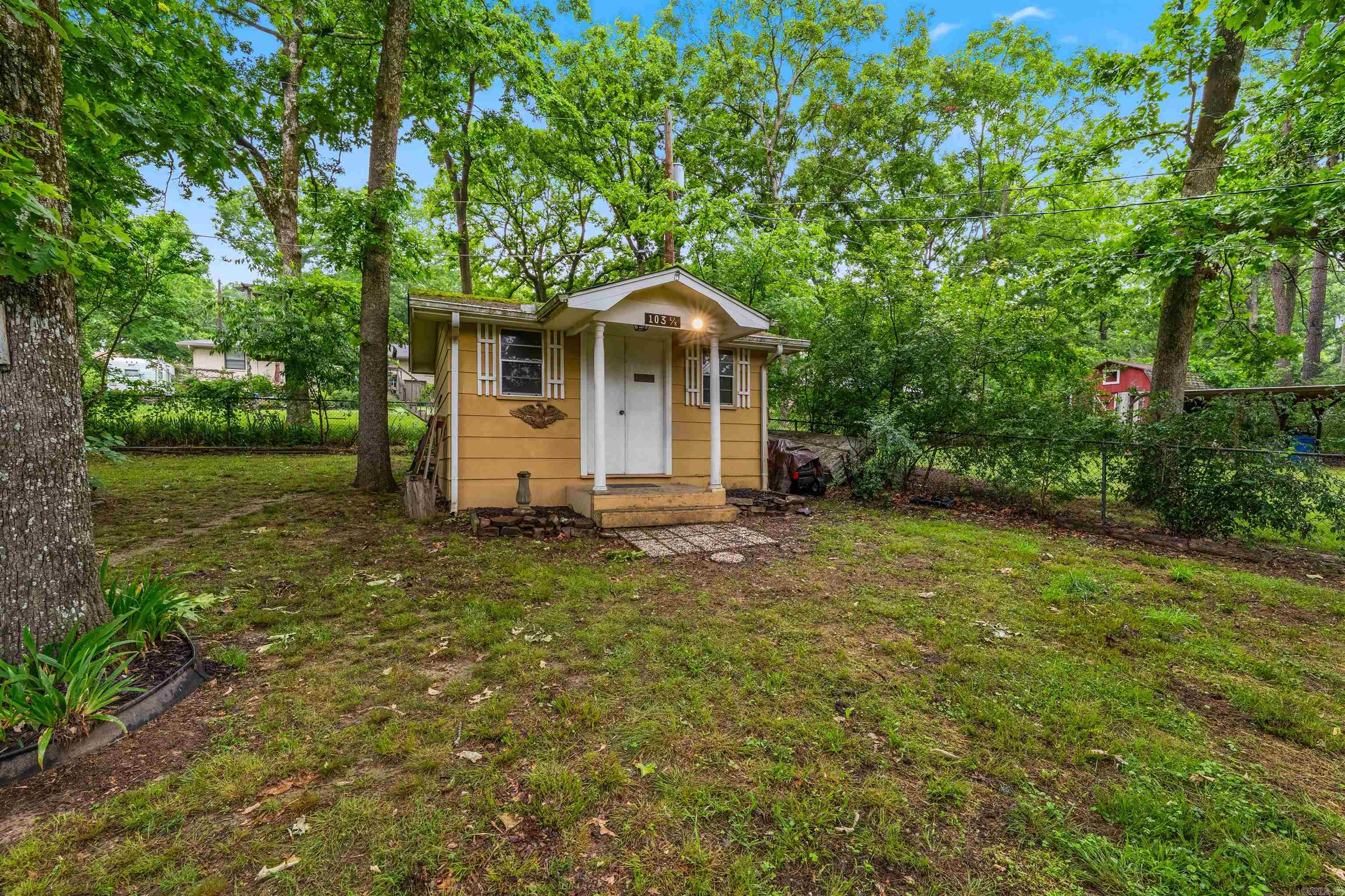 COUNTRY CLUB PARK - Residential