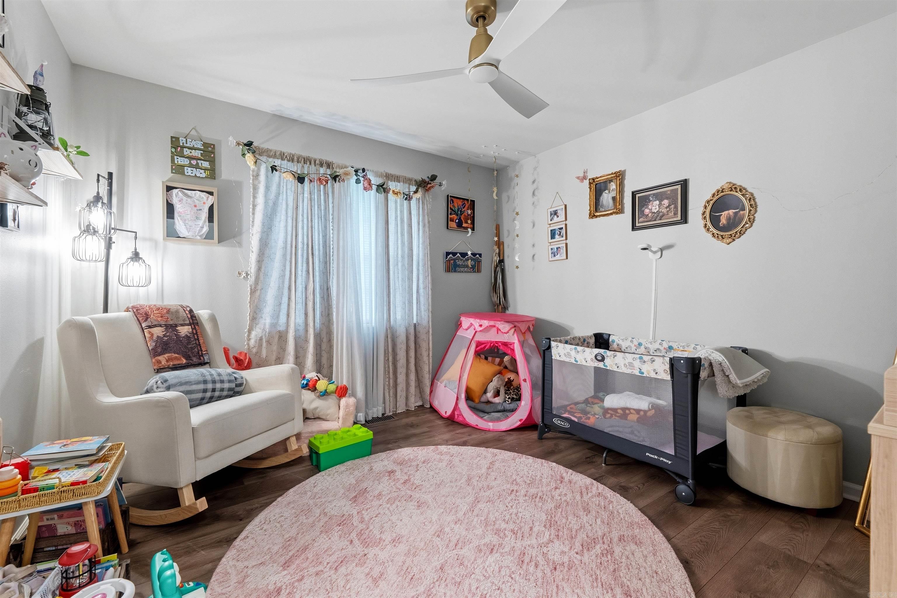COUNTRY CLUB PARK - Residential