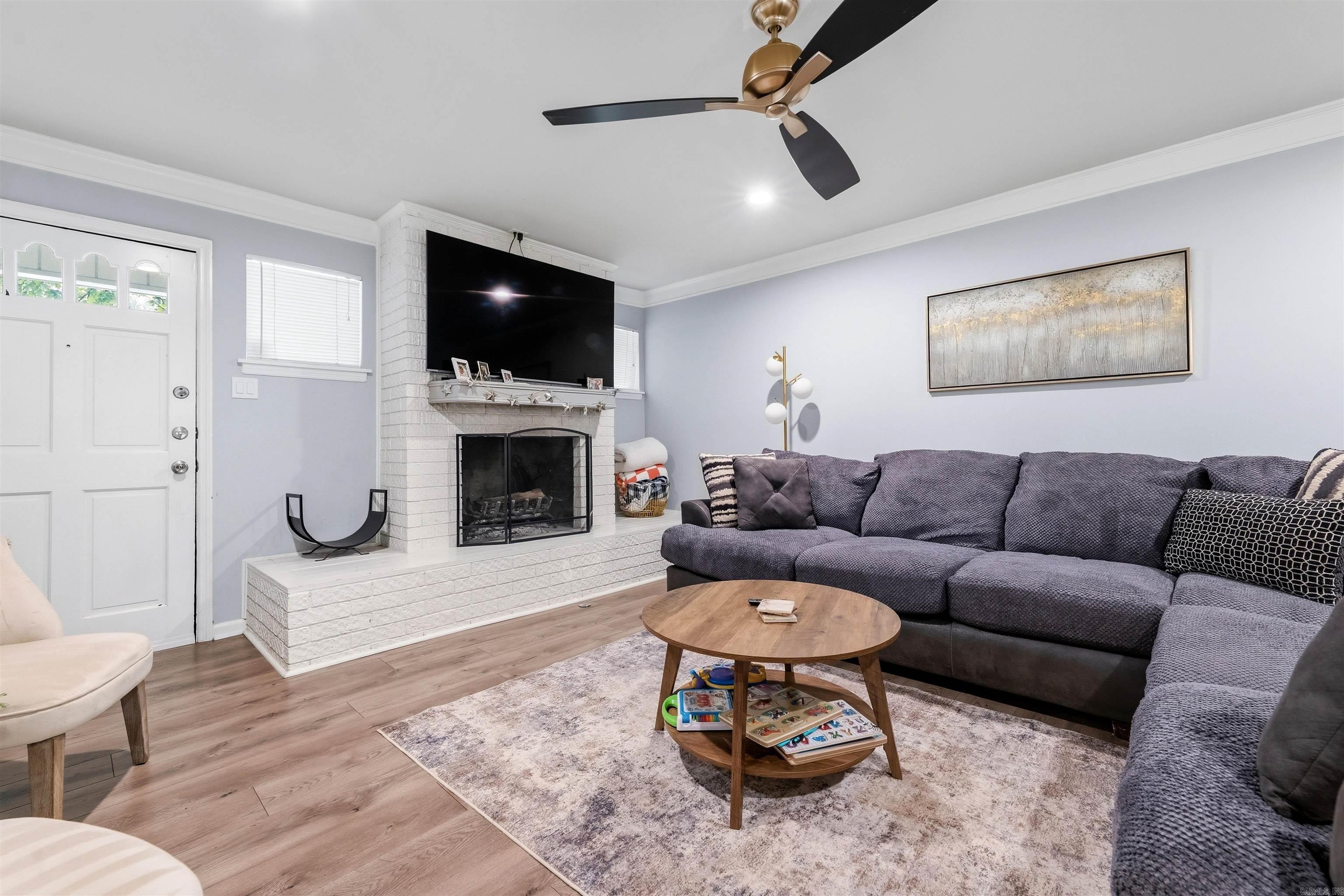 COUNTRY CLUB PARK - Residential