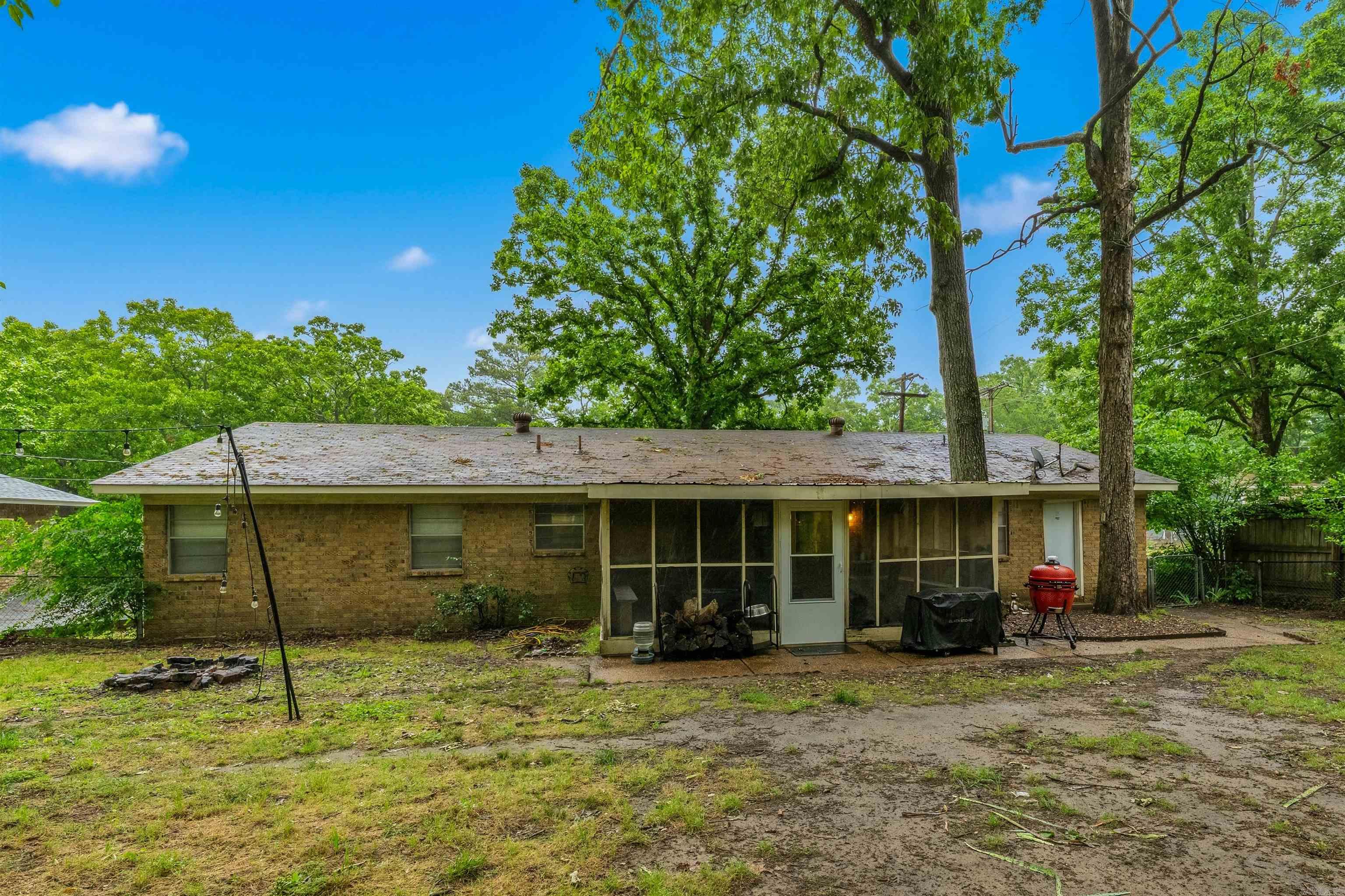 COUNTRY CLUB PARK - Residential