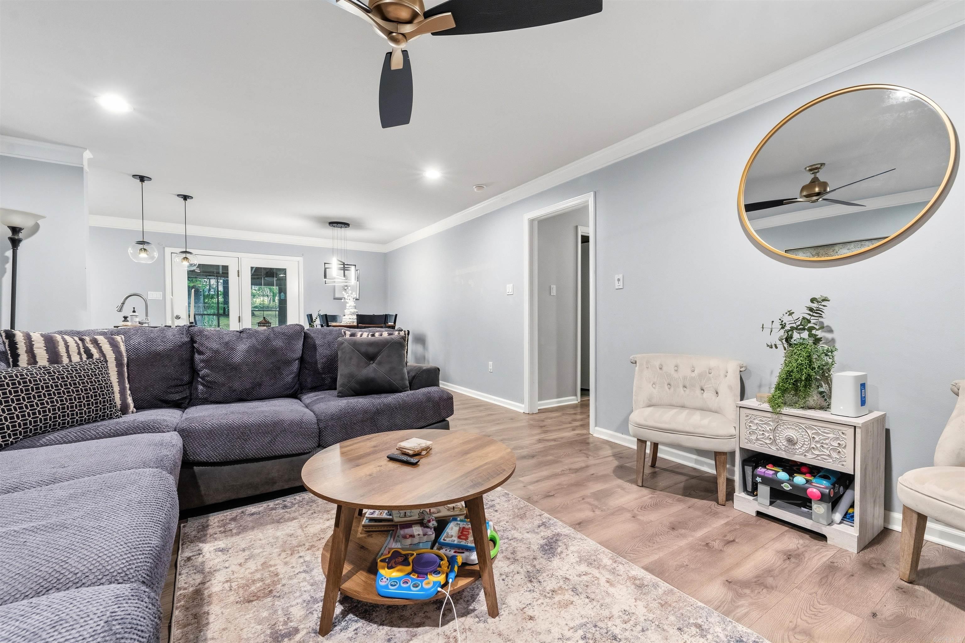 COUNTRY CLUB PARK - Residential