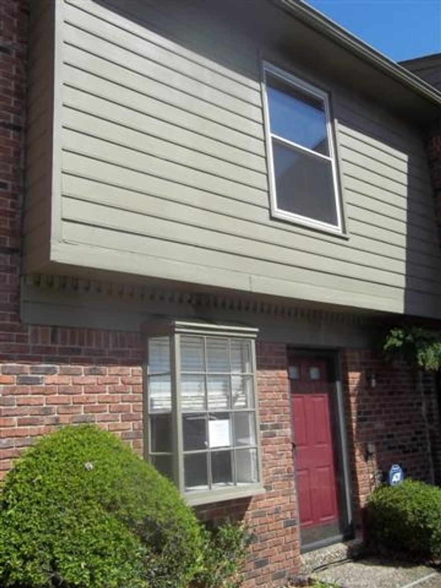 Great 2 bedroom condo in the heart of West Little Rock for a handy family or an investor!!   Needs a little TLC. This 2 bedroom 1.5 bath condo is centrally located and features a large living room, cozy kitchen, and a wood burning fireplace.  Don't miss out on this opportunity. Sqft approximate....See agent remarks.