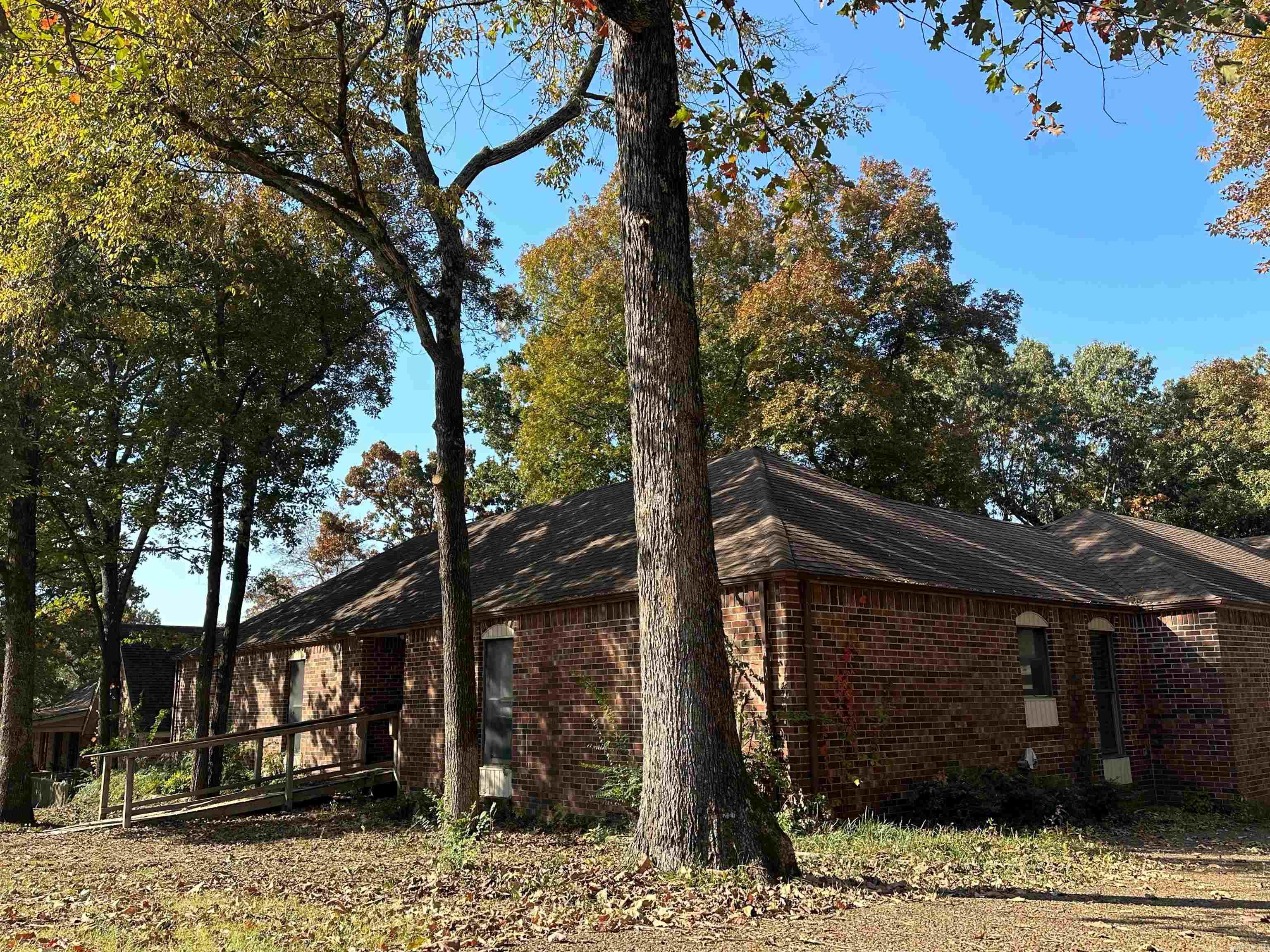 BRYANT WOODLAND HGTS - Residential