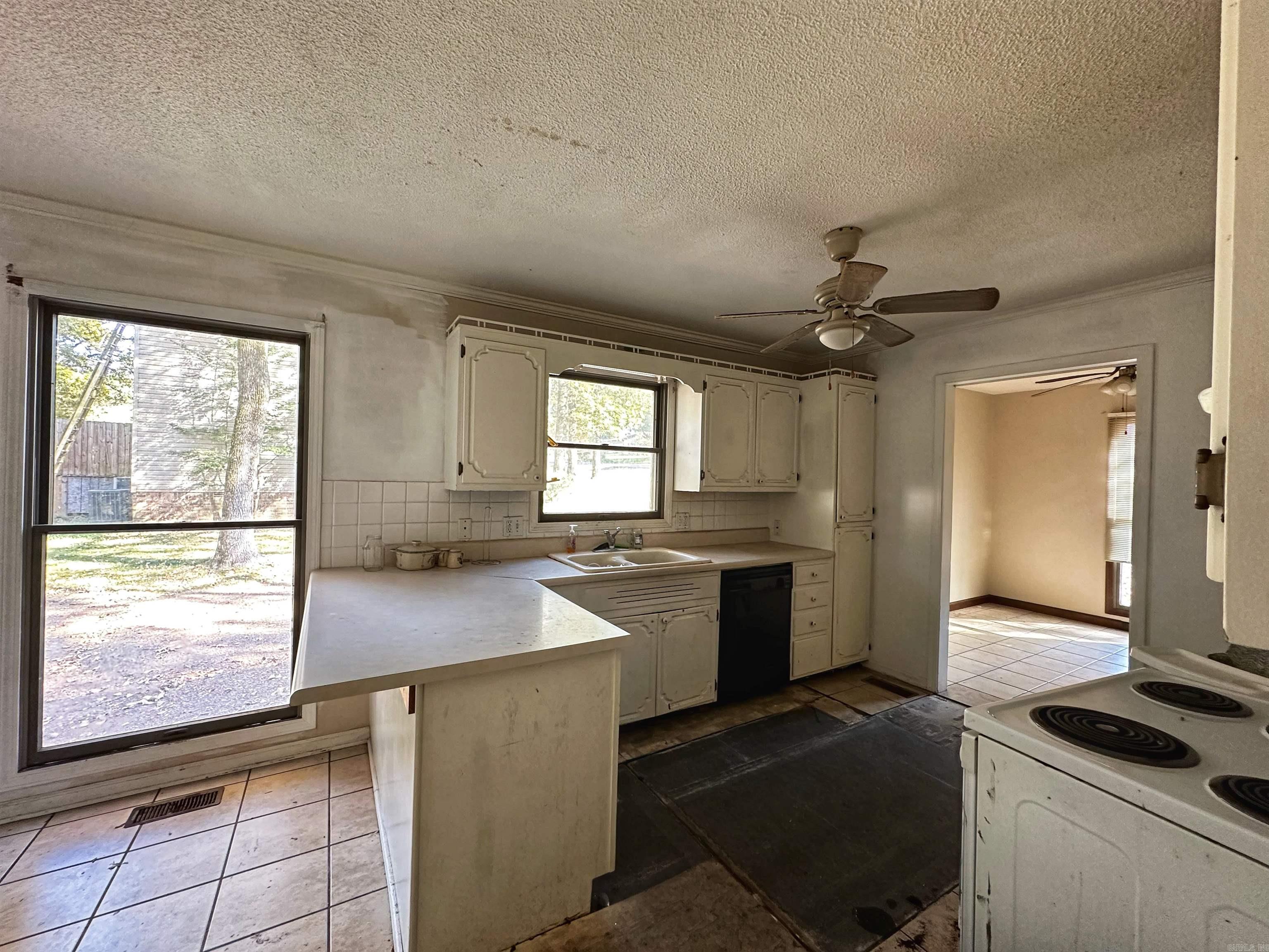 BRYANT WOODLAND HGTS - Residential