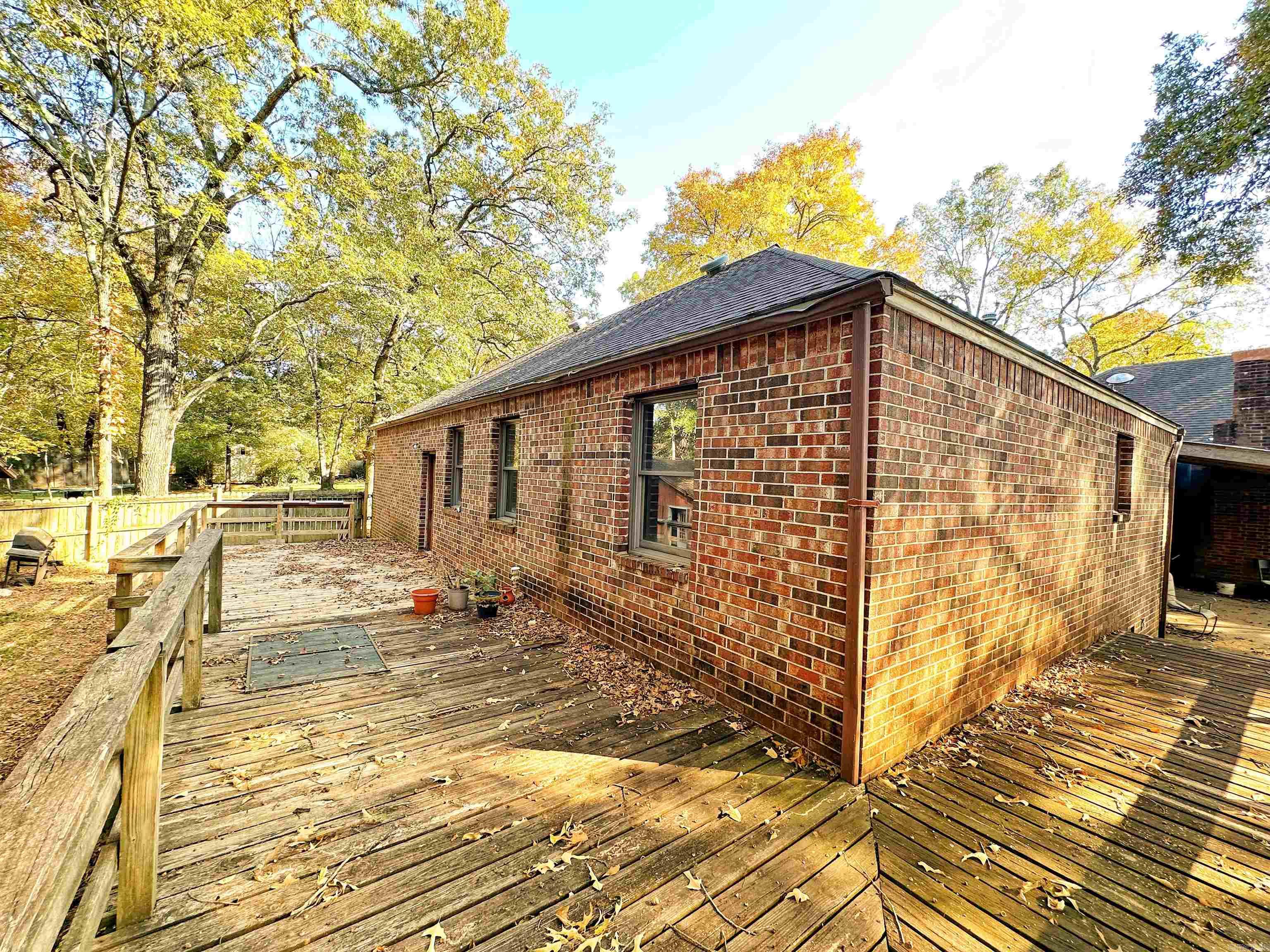 BRYANT WOODLAND HGTS - Residential