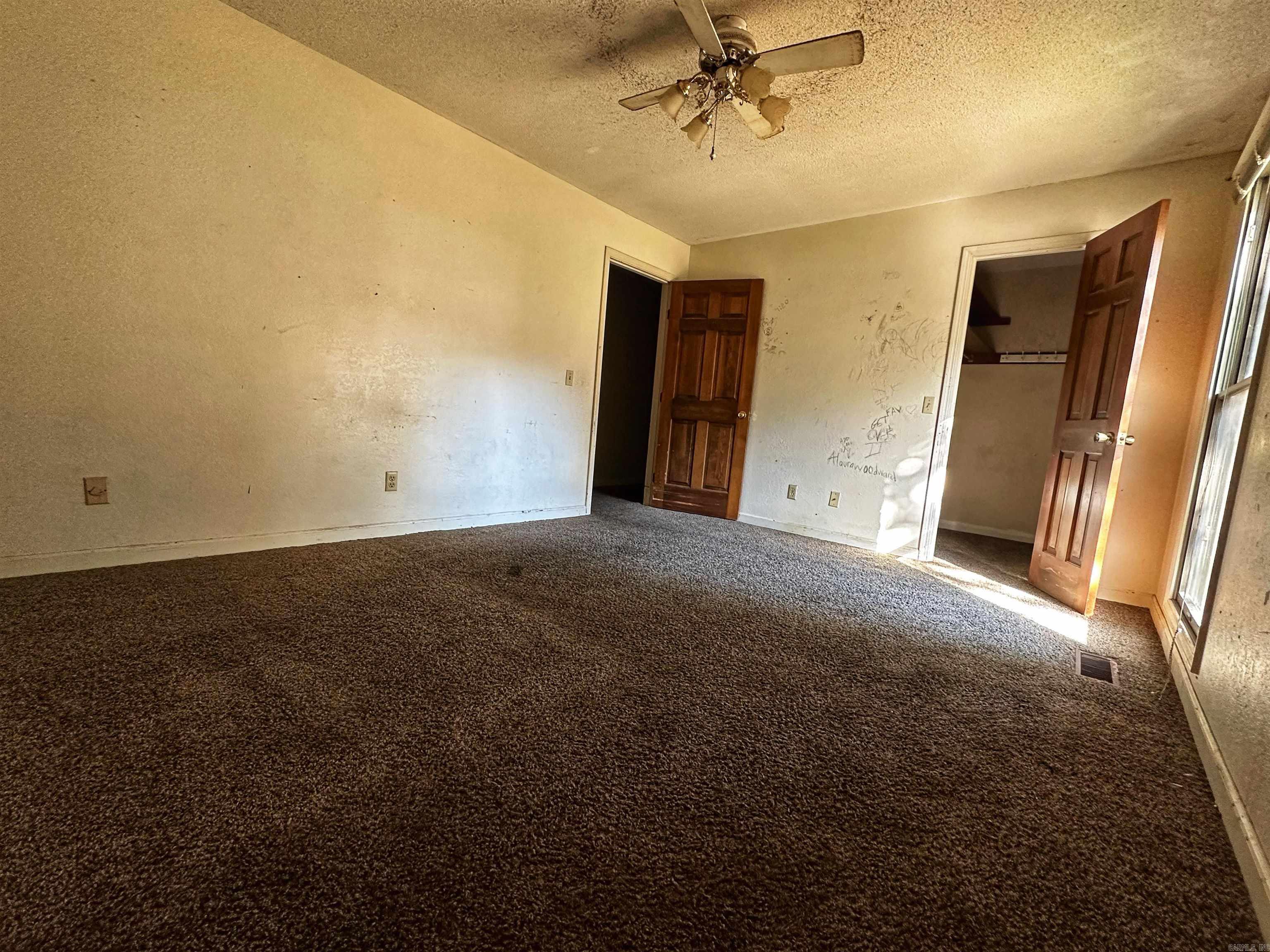 BRYANT WOODLAND HGTS - Residential