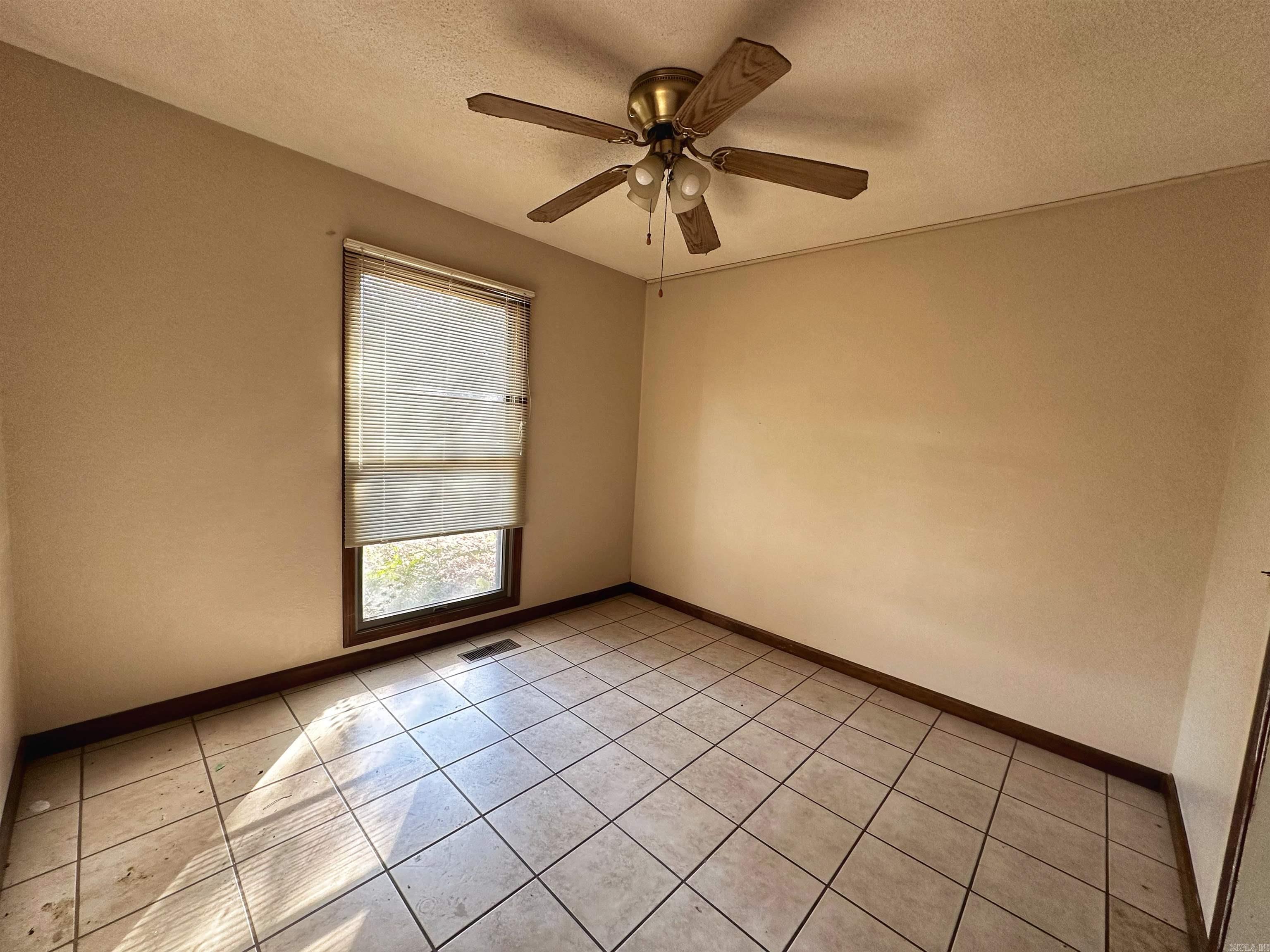 BRYANT WOODLAND HGTS - Residential