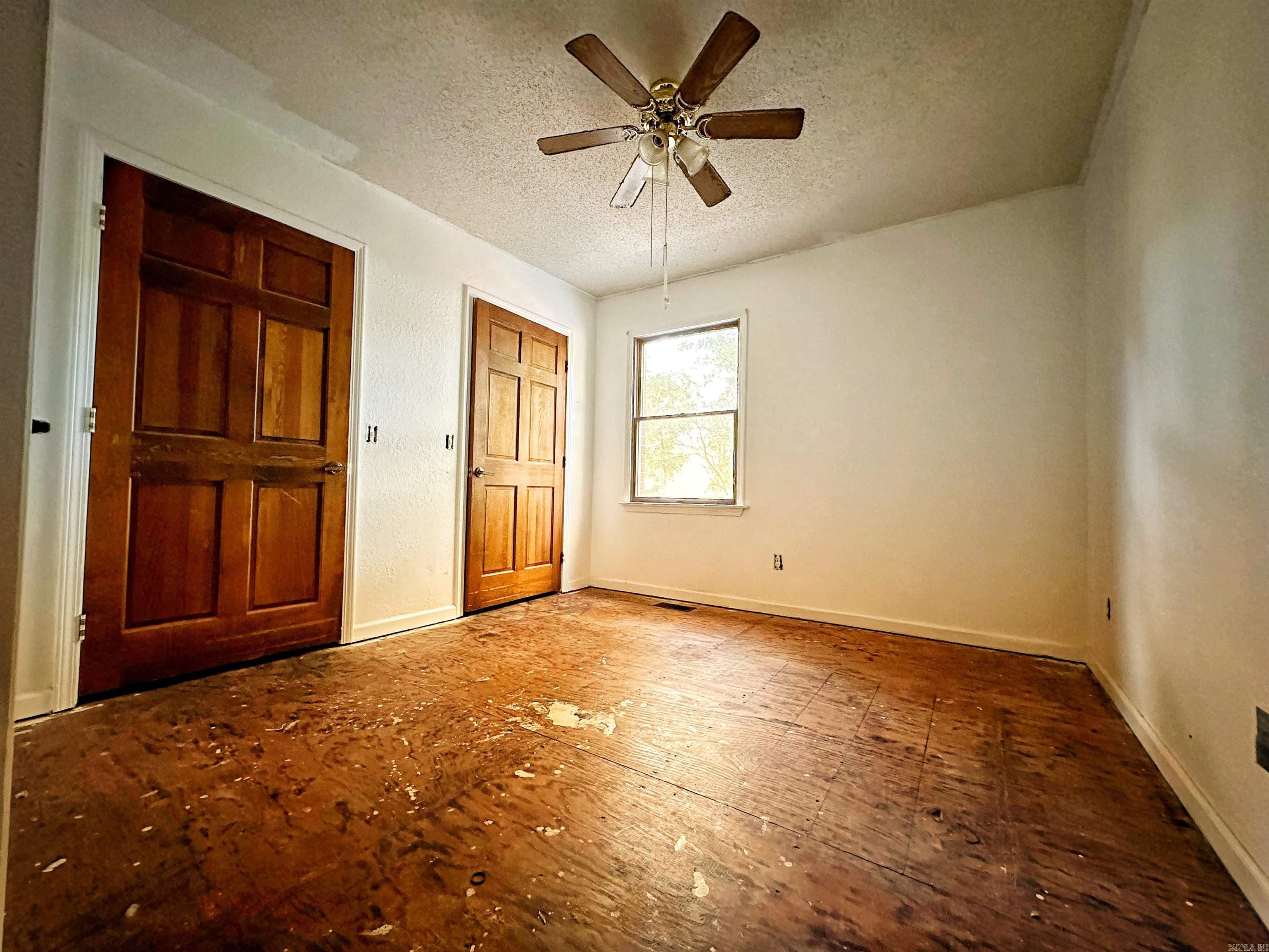 BRYANT WOODLAND HGTS - Residential