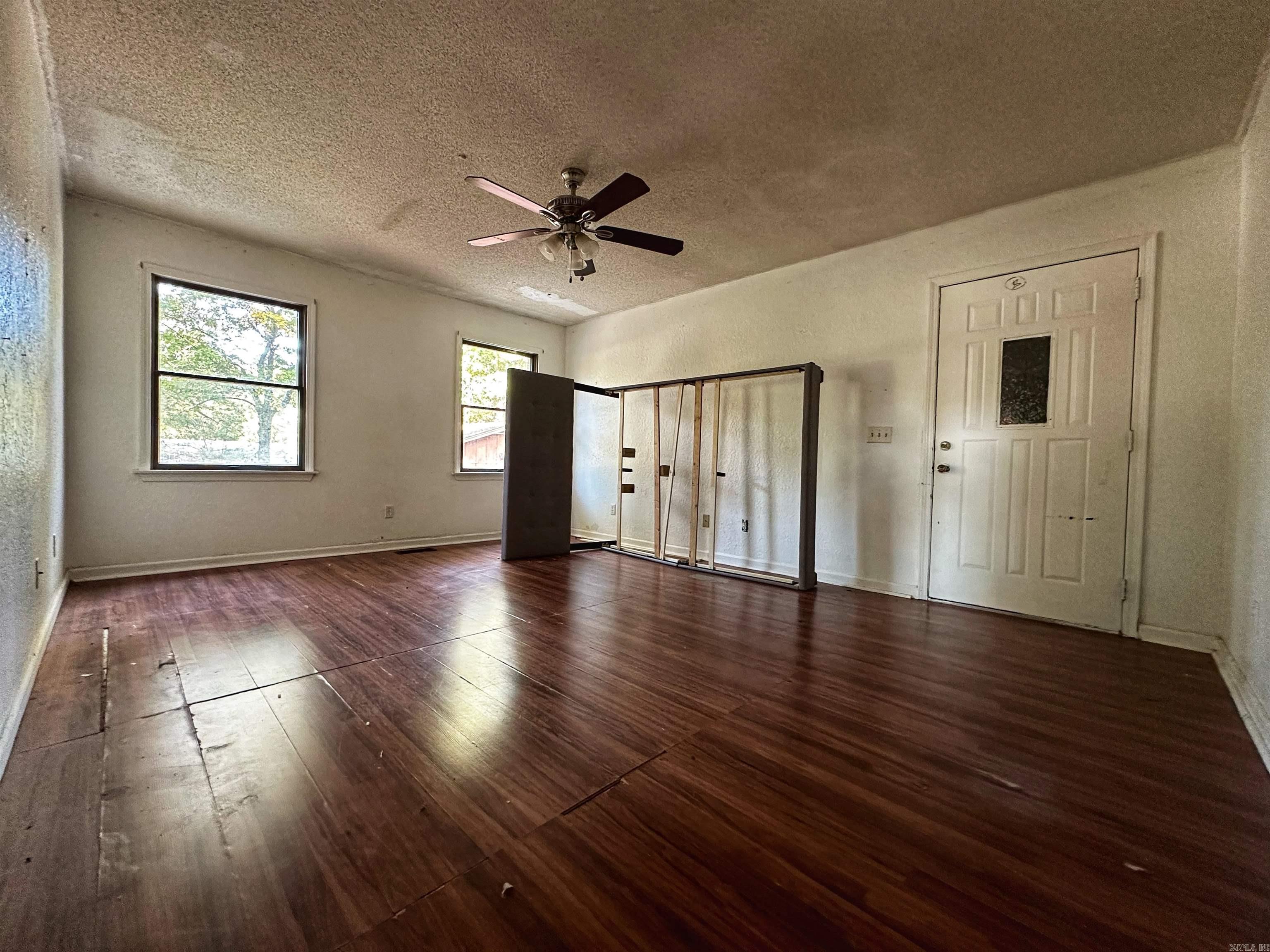 BRYANT WOODLAND HGTS - Residential