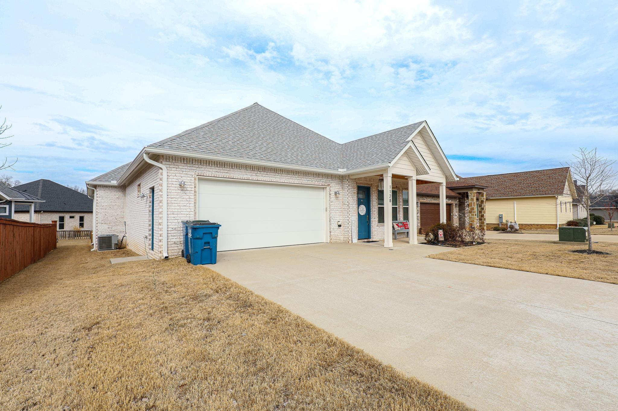 OLDE SALEM TOWNSHIP - Residential
