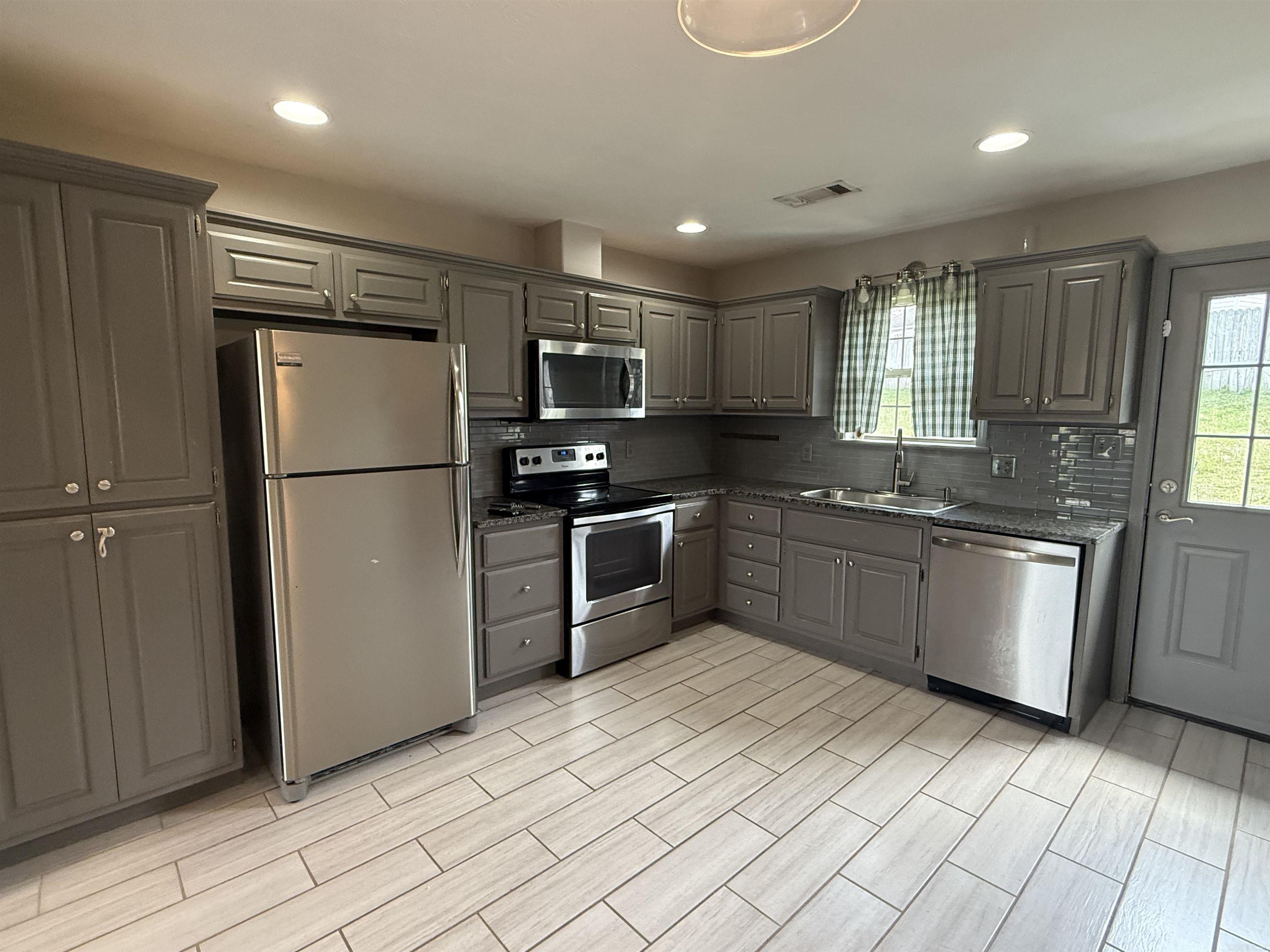 VALLEY ELMS S/D - Residential