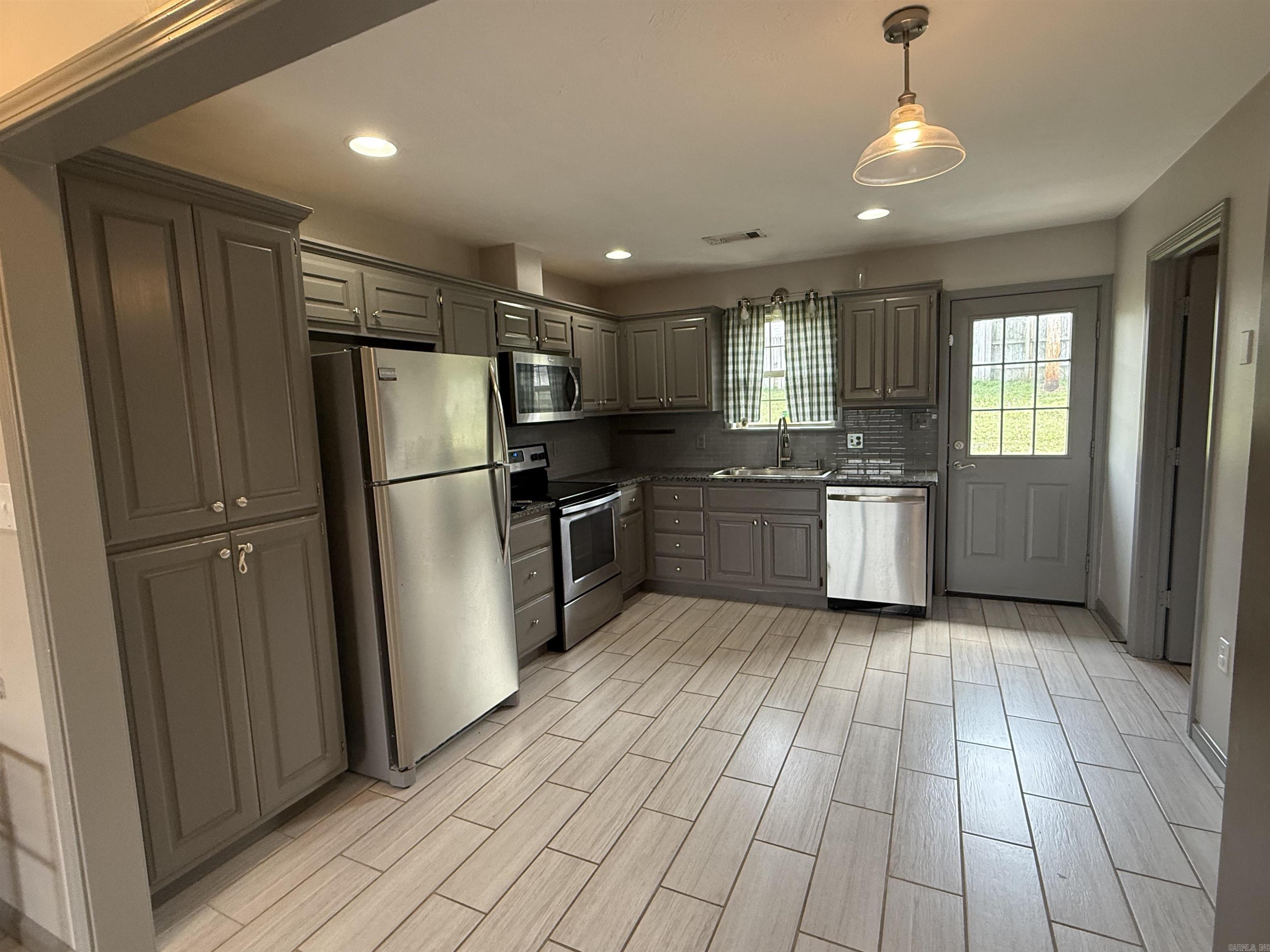 VALLEY ELMS S/D - Residential