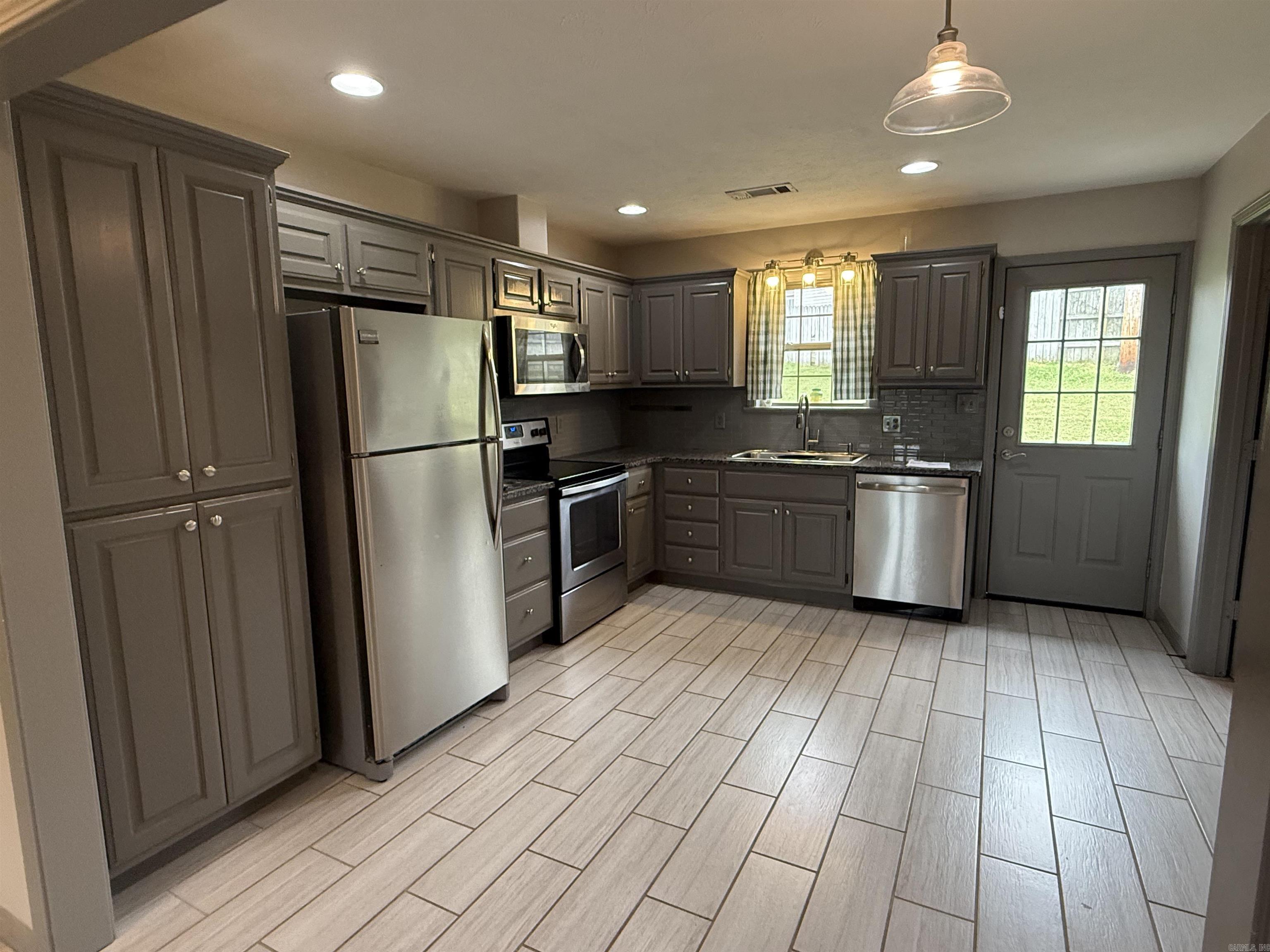 VALLEY ELMS S/D - Residential