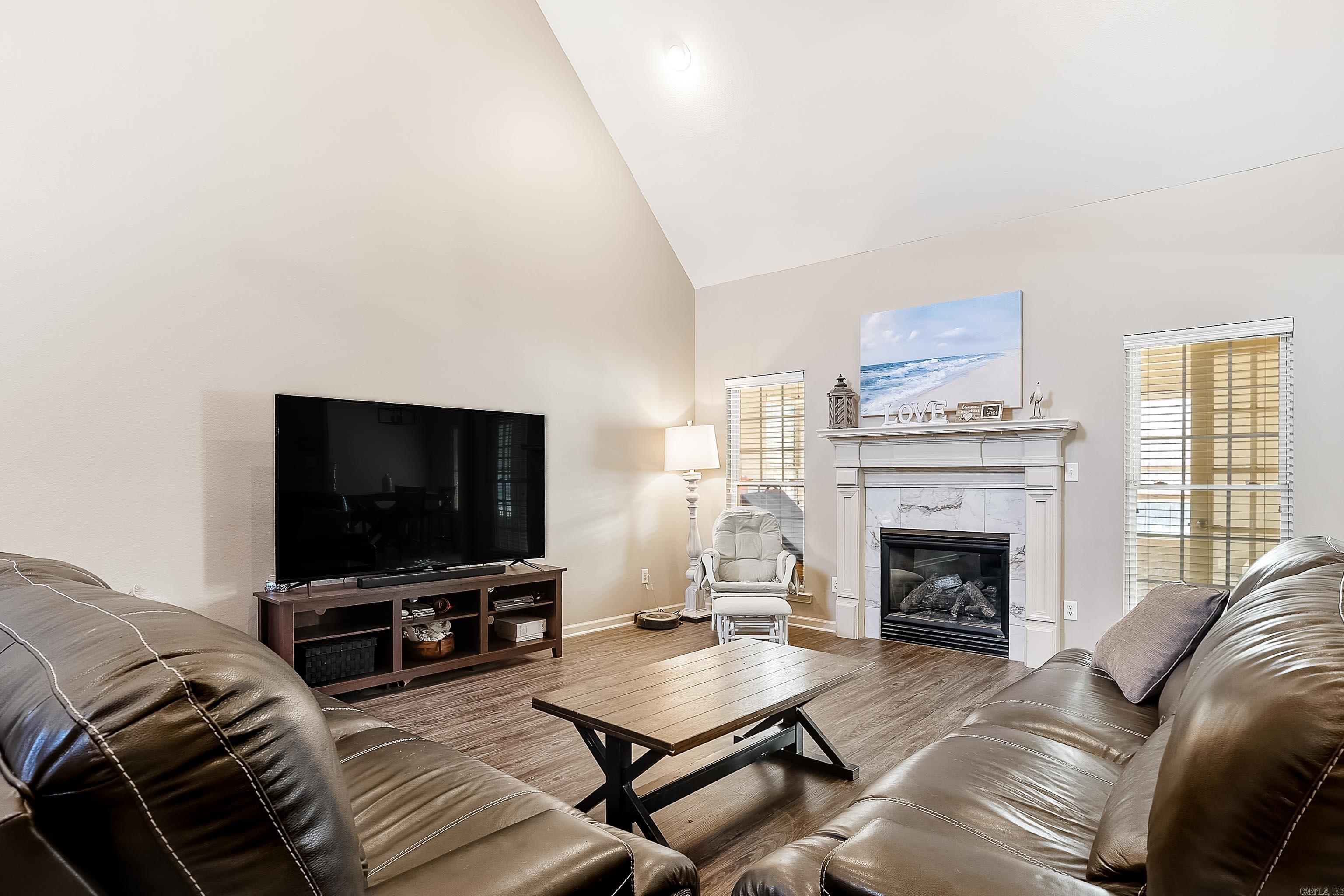 HURRICANE LAKE EST - Residential