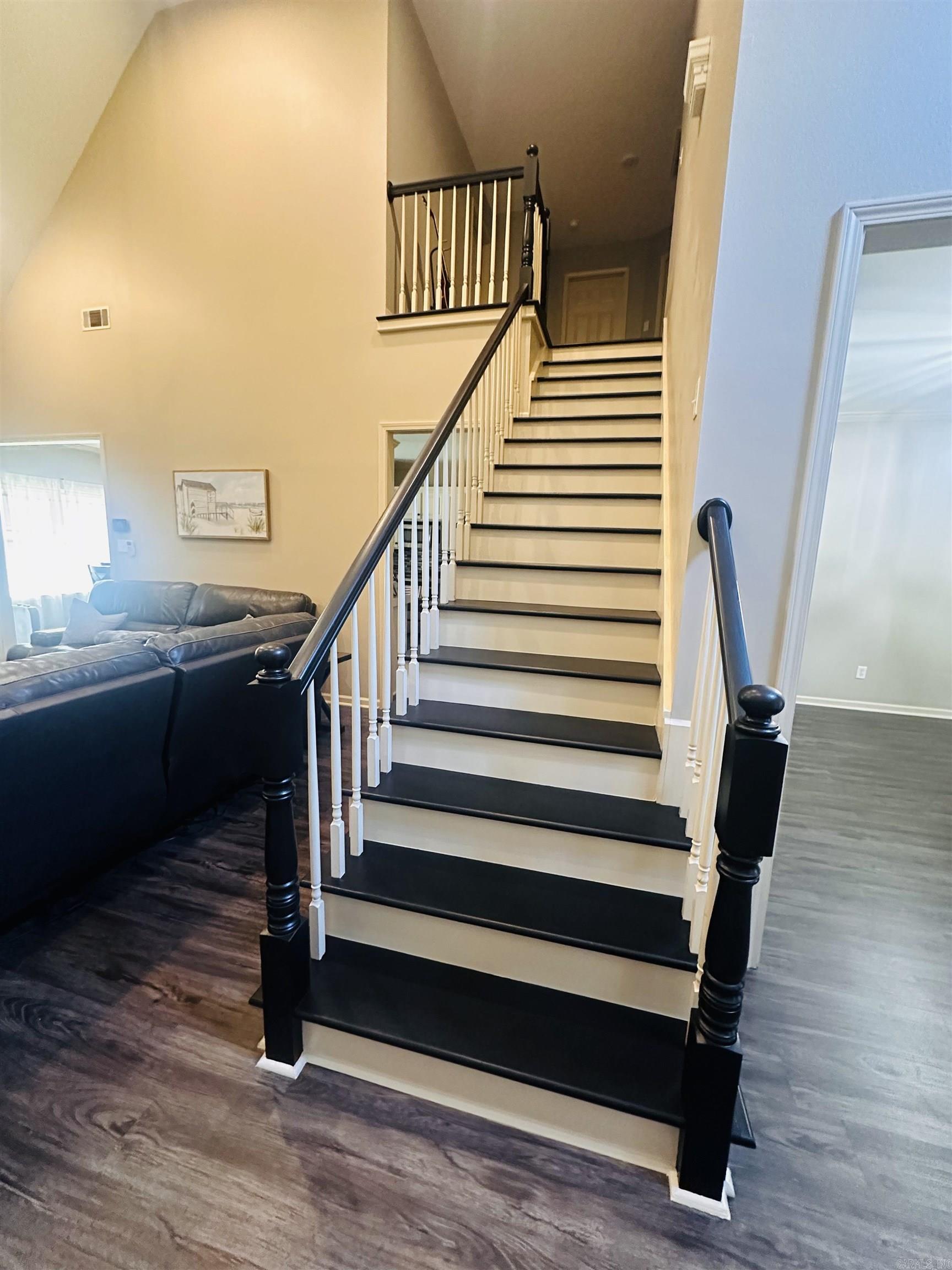 HURRICANE LAKE EST - Residential