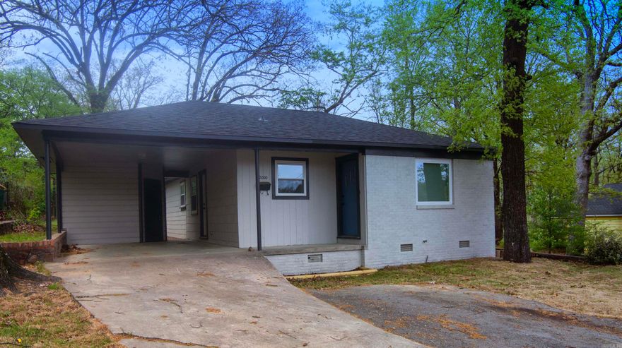This home features a beautiful, fully remodeled house with sleek granite countertops. Additionally, the space is designed with many windows that let in plenty of natural light throughout the day. Luxury vinyl flooring throughout the entire home. Agents see remarks to set up your showing!