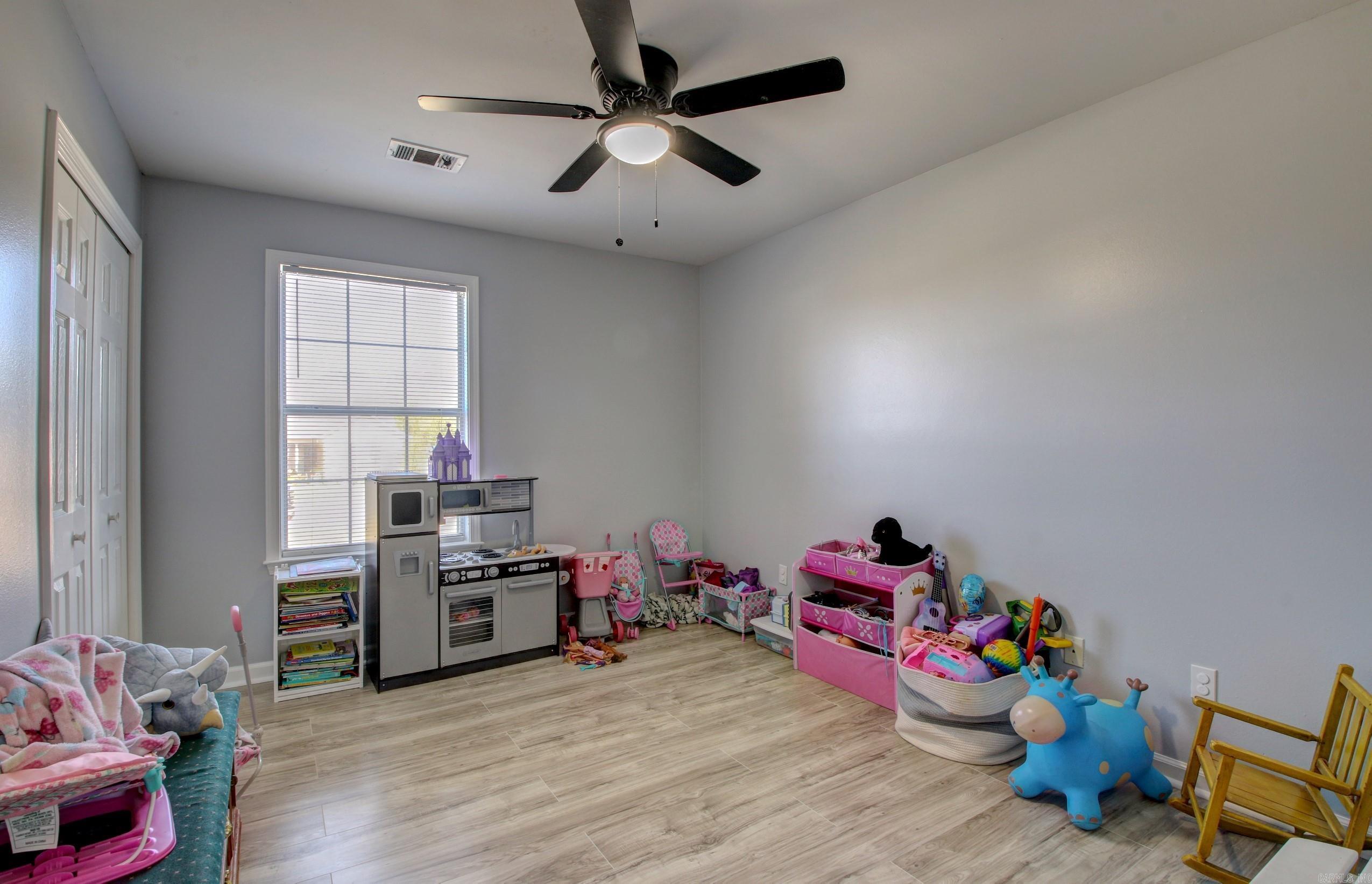 WOODBRIDGE - Residential