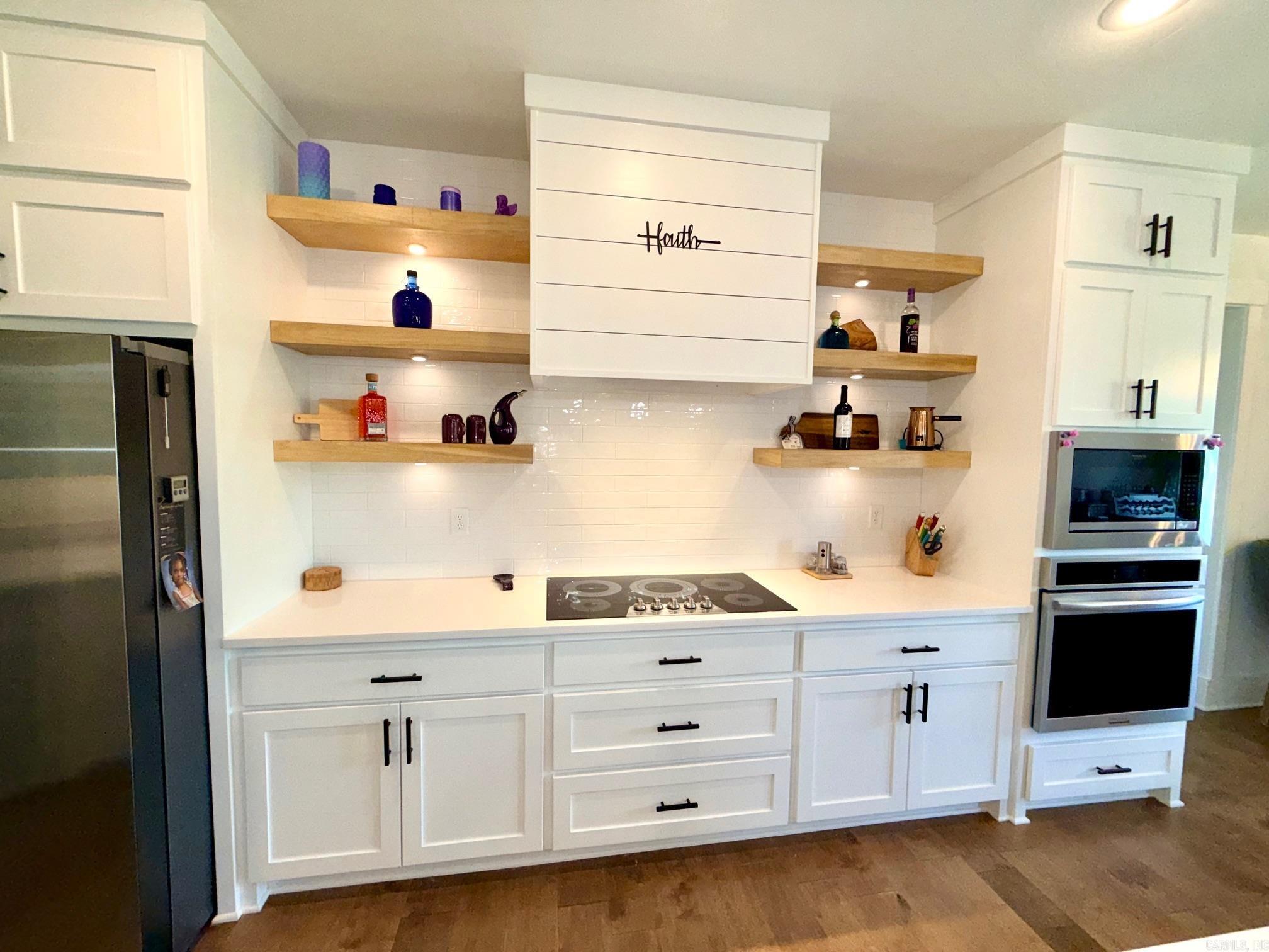 AVILLA HILLS - Residential