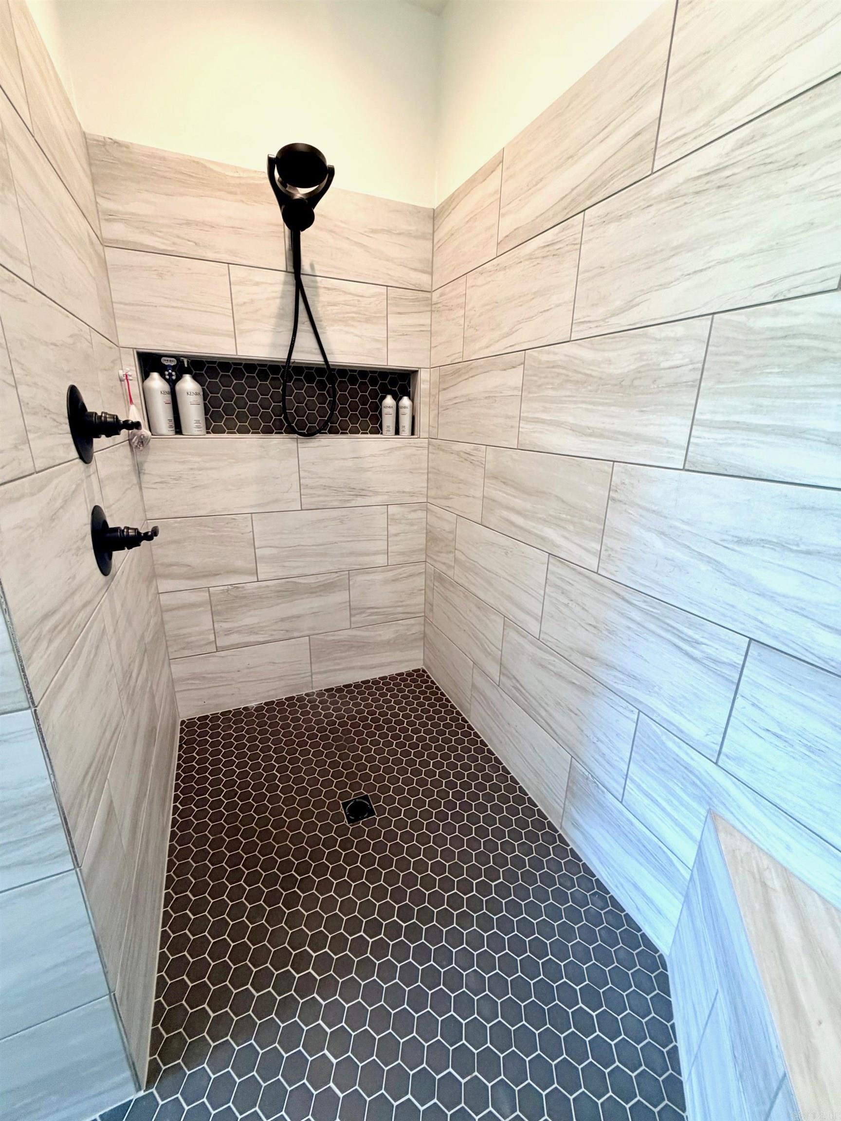 AVILLA HILLS - Residential