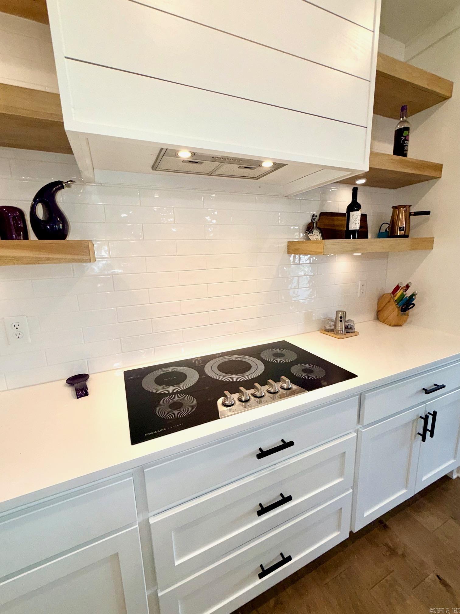 AVILLA HILLS - Residential